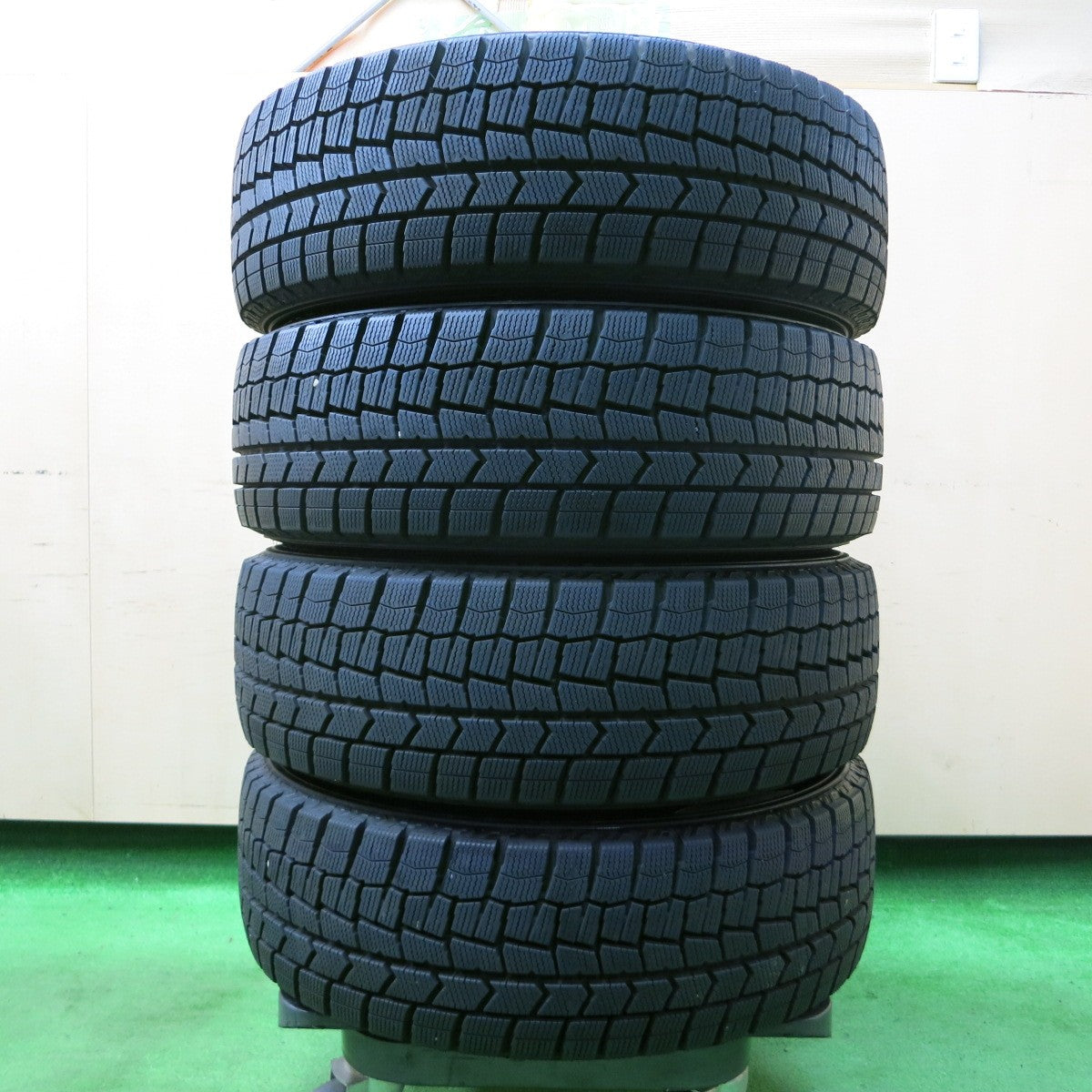 *送料無料* バリ溝！21年！キレイ！9.5分以上★スタッドレス 185/60R15 ダンロップ ウインターマックス WM02 AZANE JL 15インチ PCD100/4H★4052711イス