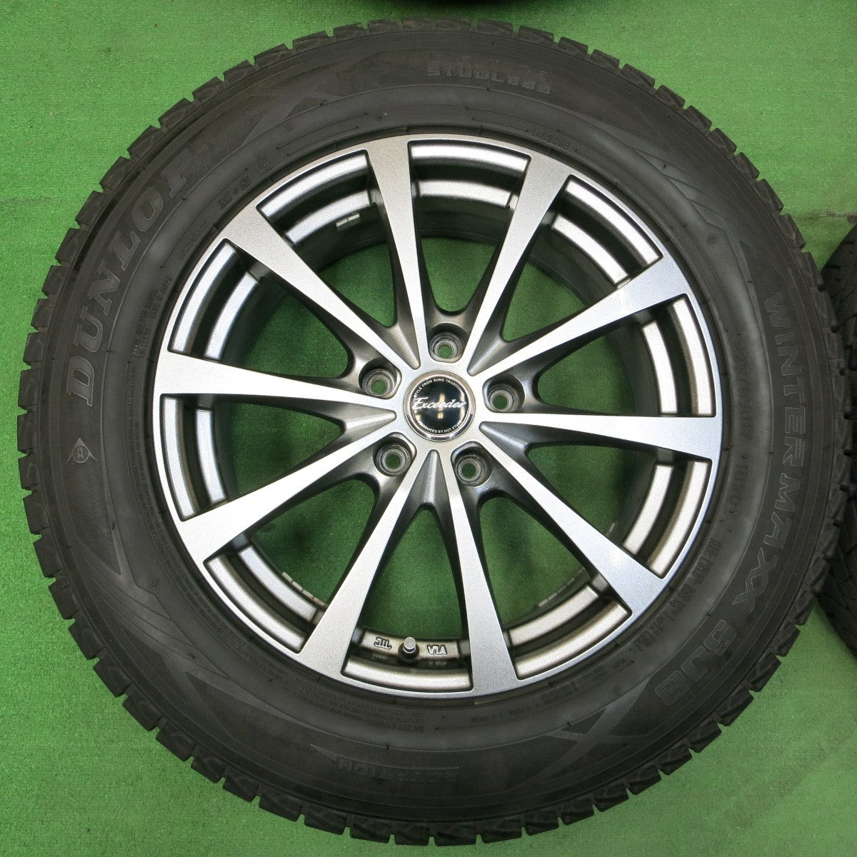 *送料無料* バリ溝！キレイ！9分★スタッドレス 225/65R17 ダンロップ ウインターマックス SJ8 Exceeder エクシーダー 17インチ PCD114.3/5H★4052002イス