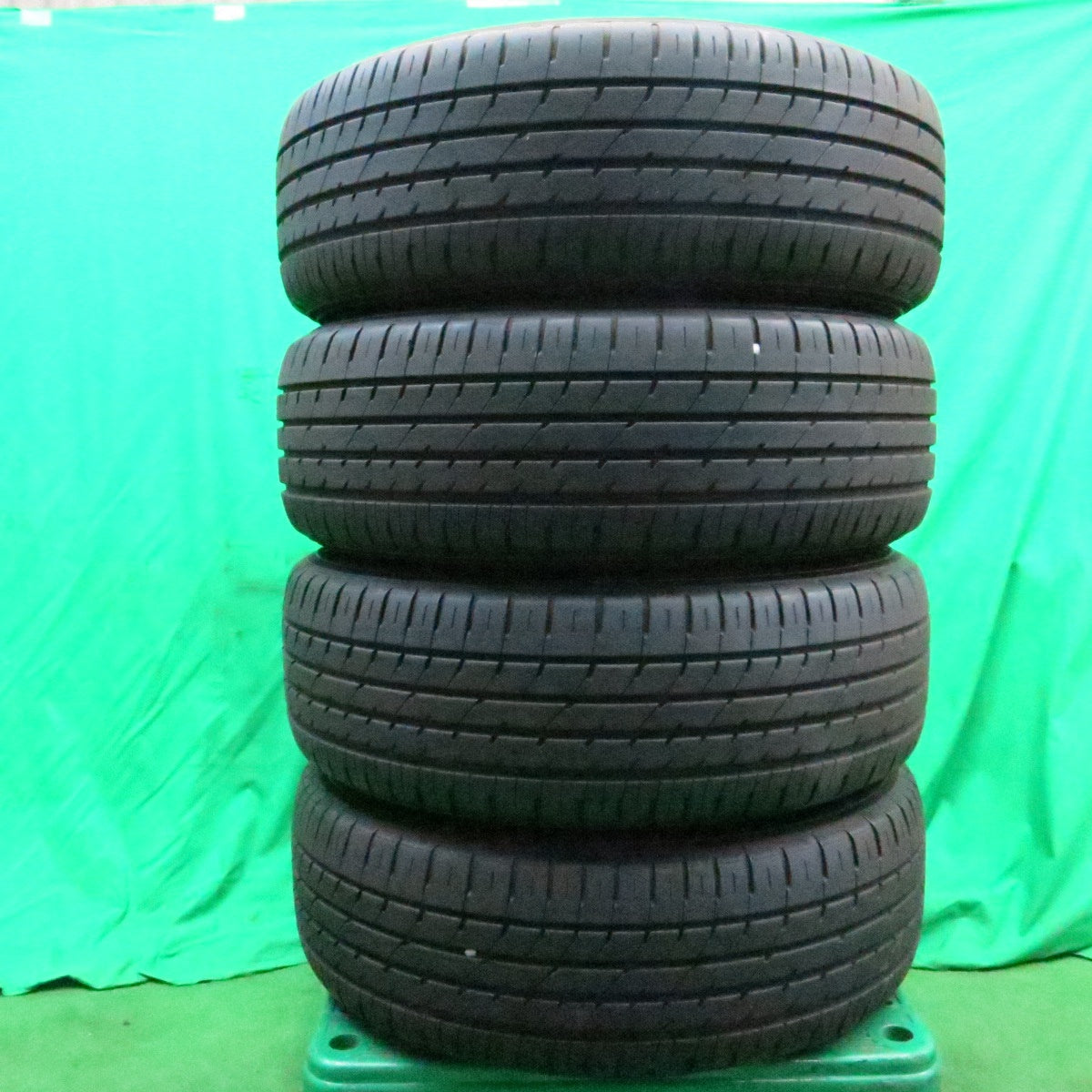 *送料無料* バリ溝！9.5分★PIAA 215/60R17 ダンロップ エナセーブ RV504 ピア 17インチ PCD100 114.3/5H マルチ★4050306ナノ