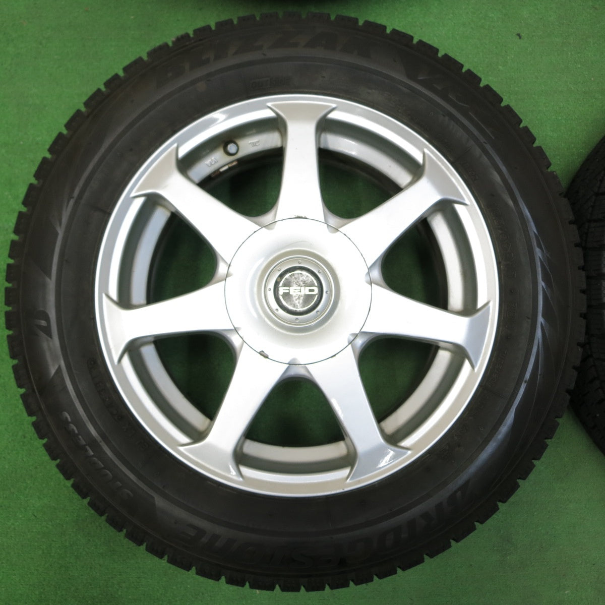 *送料無料* バリ溝！9分★スタッドレス 185/65R15 ブリヂストン ブリザック VRX2 FEID 15インチ PCD100 114.3/4H マルチ★4051005イス