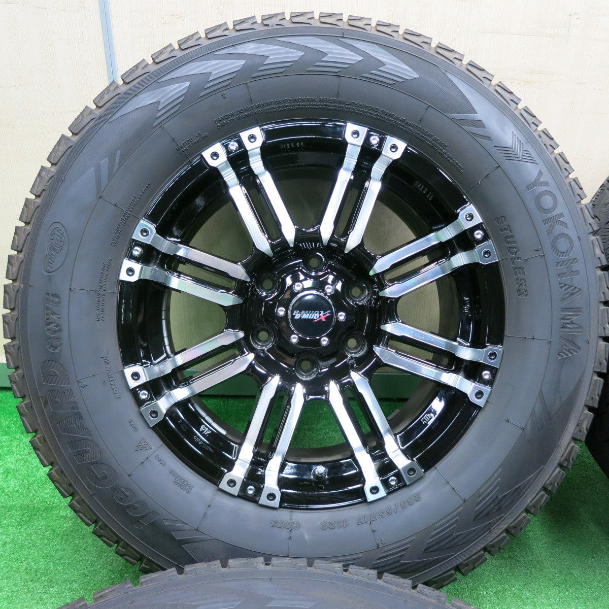 [送料無料] バリ溝！キレイ！9.5分★スタッドレス 265/65R17 ヨコハマ アイスガード G075 B-MUD X BIGWAY 17インチ PCD139.7/6H★4111302TNス