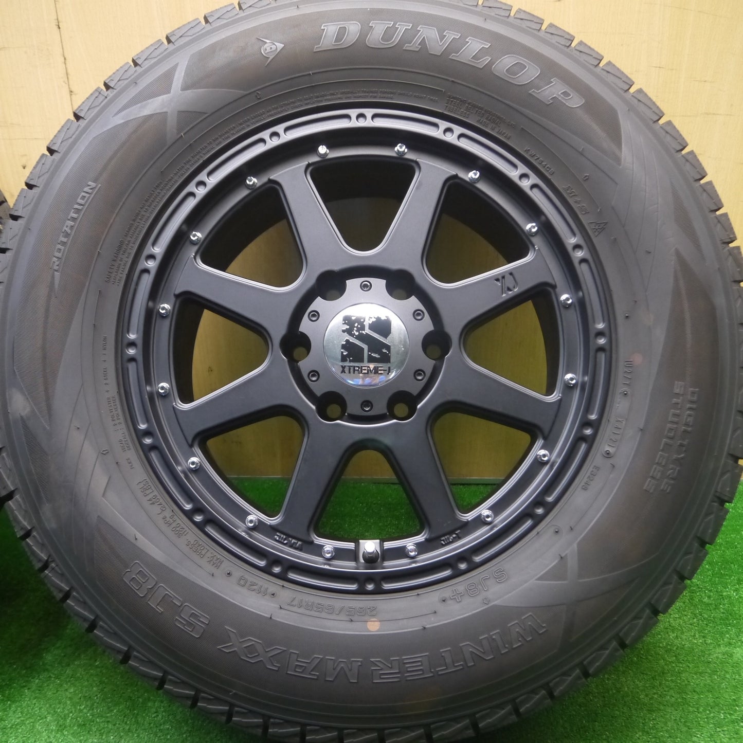 *送料無料* バリ溝！21年！キレイ！9.5分以上★XTREME-J スタッドレス 265/65R17 ダンロップ ウインターマックス SJ8 XJ エクストリームJ PCD139.7/6H★4083007Hス