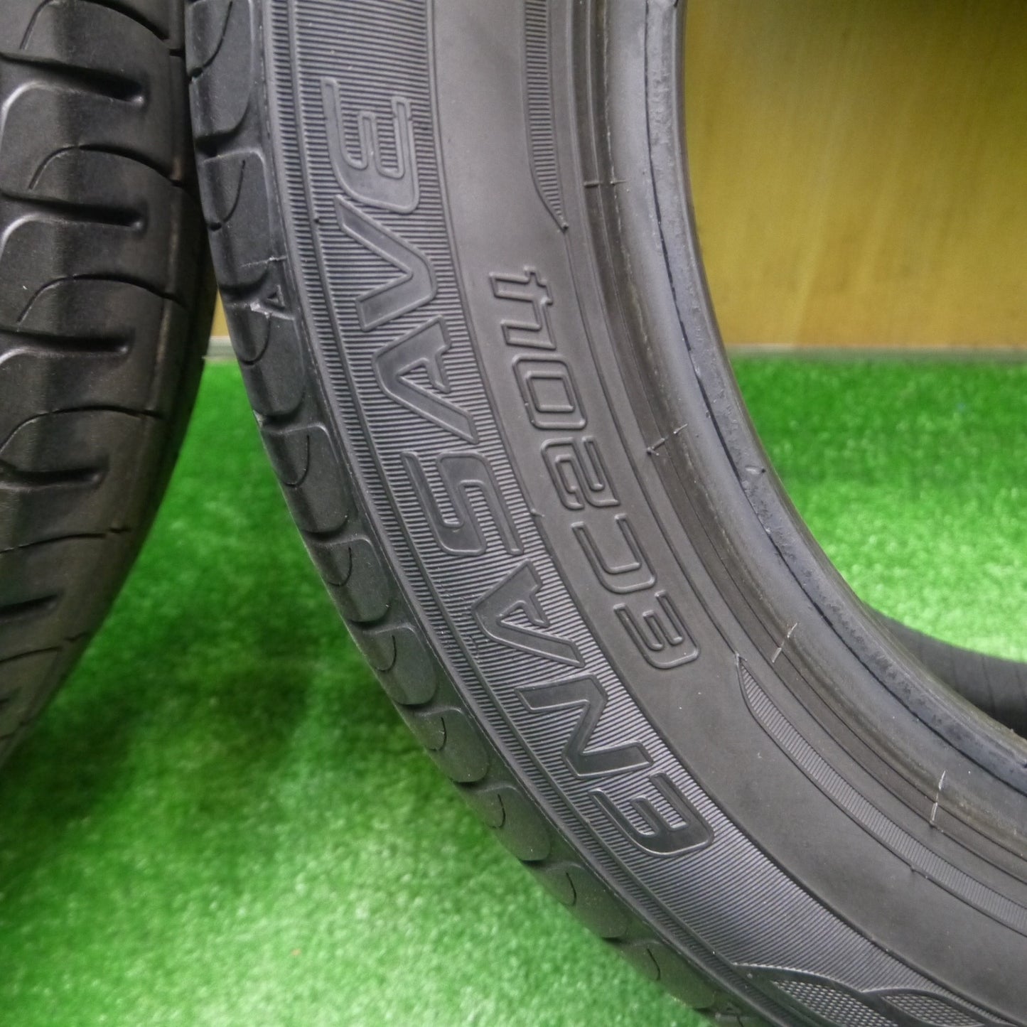 [送料無料] バリ溝！22年！9分★185/60R15 ダンロップ エナセーブ EC204 タイヤ 15インチ フィット シャトル シエンタ 等★4092403Hノタ