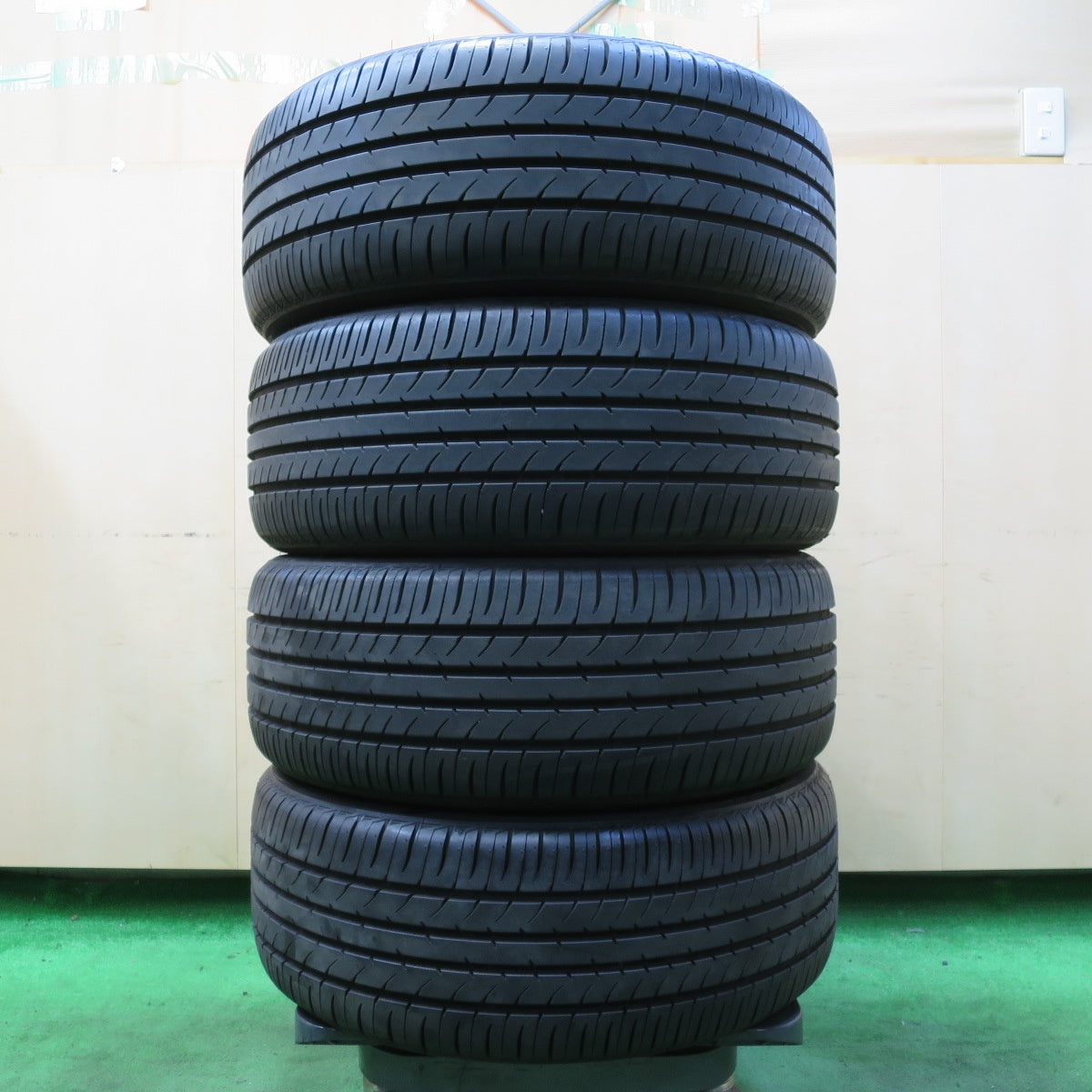 *送料無料* バリ溝！21年！9.5分★205/45R17 トーヨー ナノエナジー3 プラス タイヤ 17インチ ヴィッツ CR-Z シビック ノート プレマシー 等★4070812イノタ