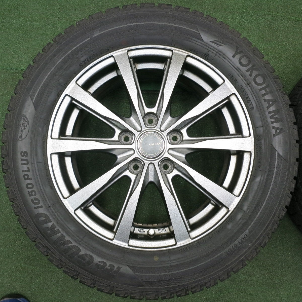 *送料無料* バリ溝！9分★スタッドレス 215/60R16 ヨコハマ アイスガード IG50 プラス GRASS グラス 16インチ PCD114.3/5H★4051502NJス