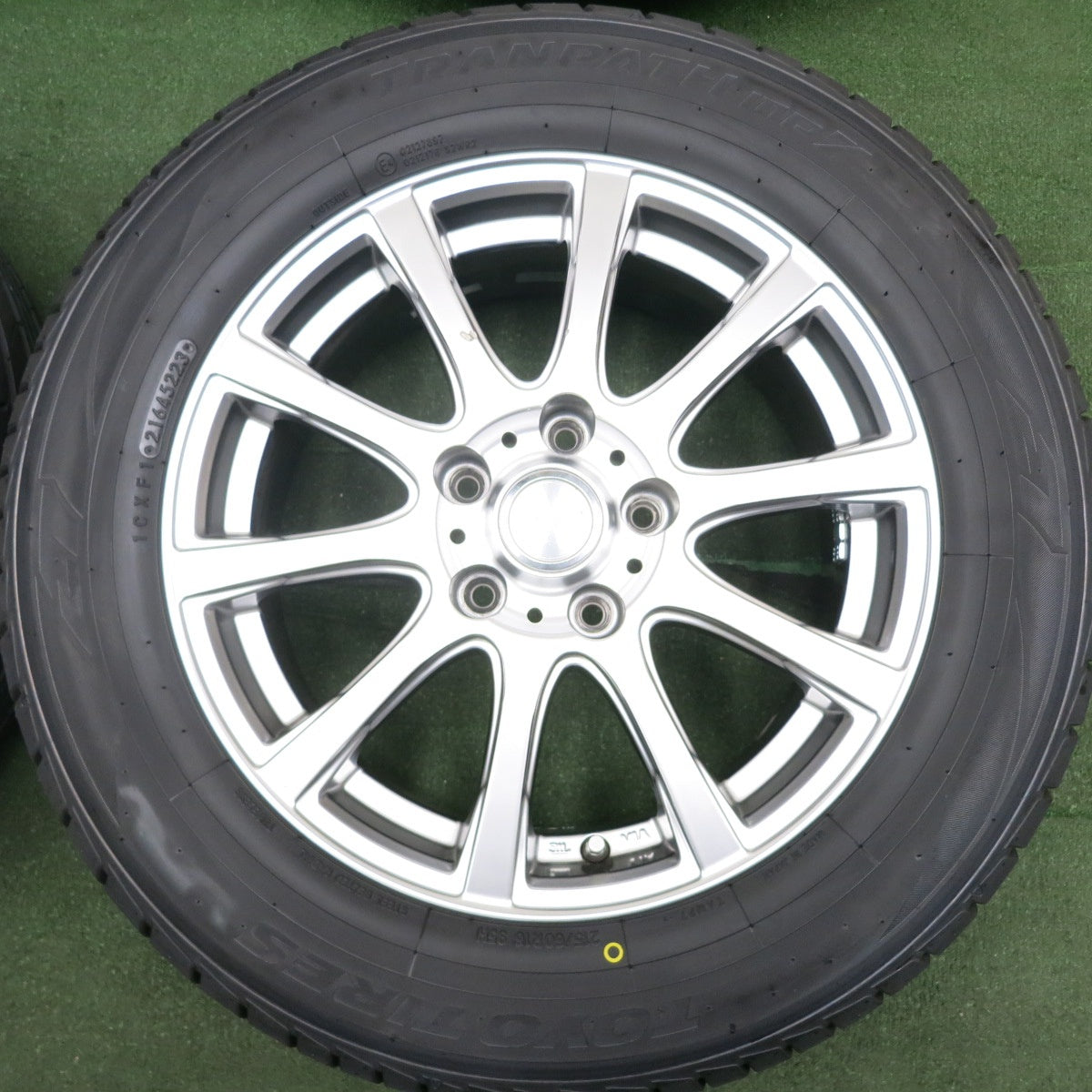 *送料無料* タイヤ未使用！23年！キレイ★215/60R16 トーヨー トランパス MP7 LAYCEA レイシア 16インチ PCD114.3/5H★4043001HAノ