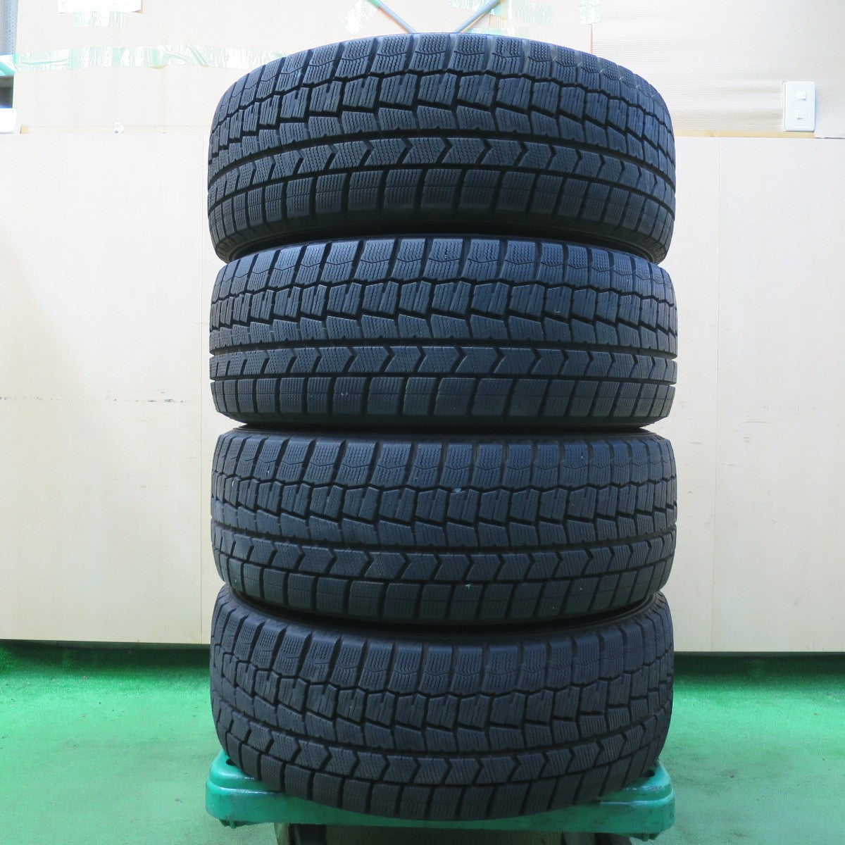 *送料無料* バリ溝！21年！キレイ！9.5分★スタッドレス 215/50R17 ダンロップ ウインターマックス WM02 VELVA SPORTZ ヴェルヴァ PCD114.3/5H★4090807イス