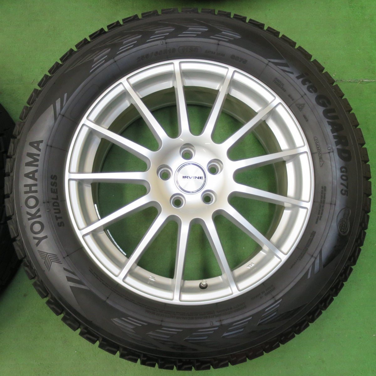 [送料無料] バリ溝！21年！キレイ！9.5分以上★ジャガー 等 IRVINE 255/60R18 スタッドレス ヨコハマ アイスガード G075 アーヴィン 18インチ PCD108/5H★4120701イス