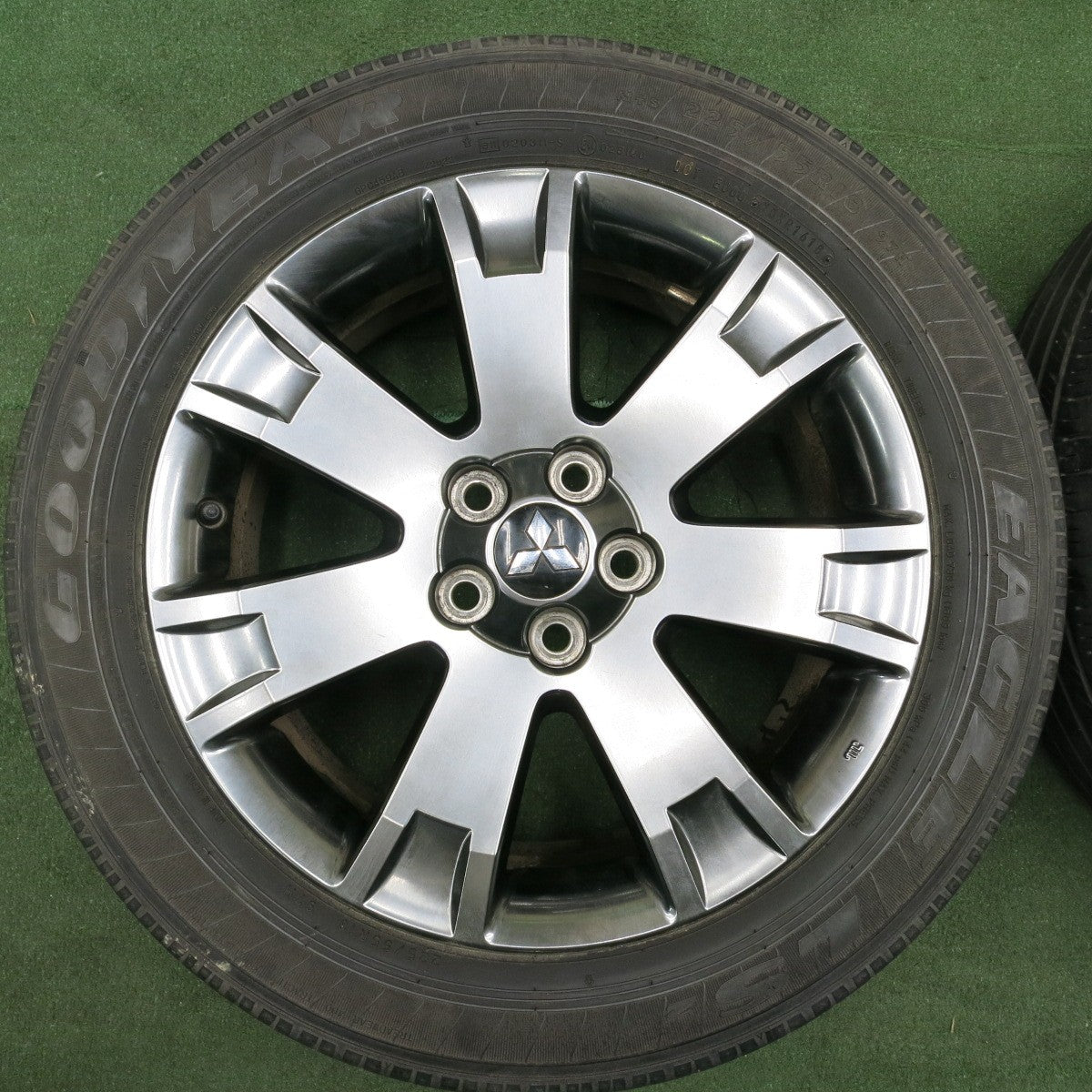 *送料無料* キレイ★三菱 デリカ D:5 純正 225/55R18 グッドイヤー イーグル LS2 18インチ D5  PCD114.3/5H★4052401NJノ