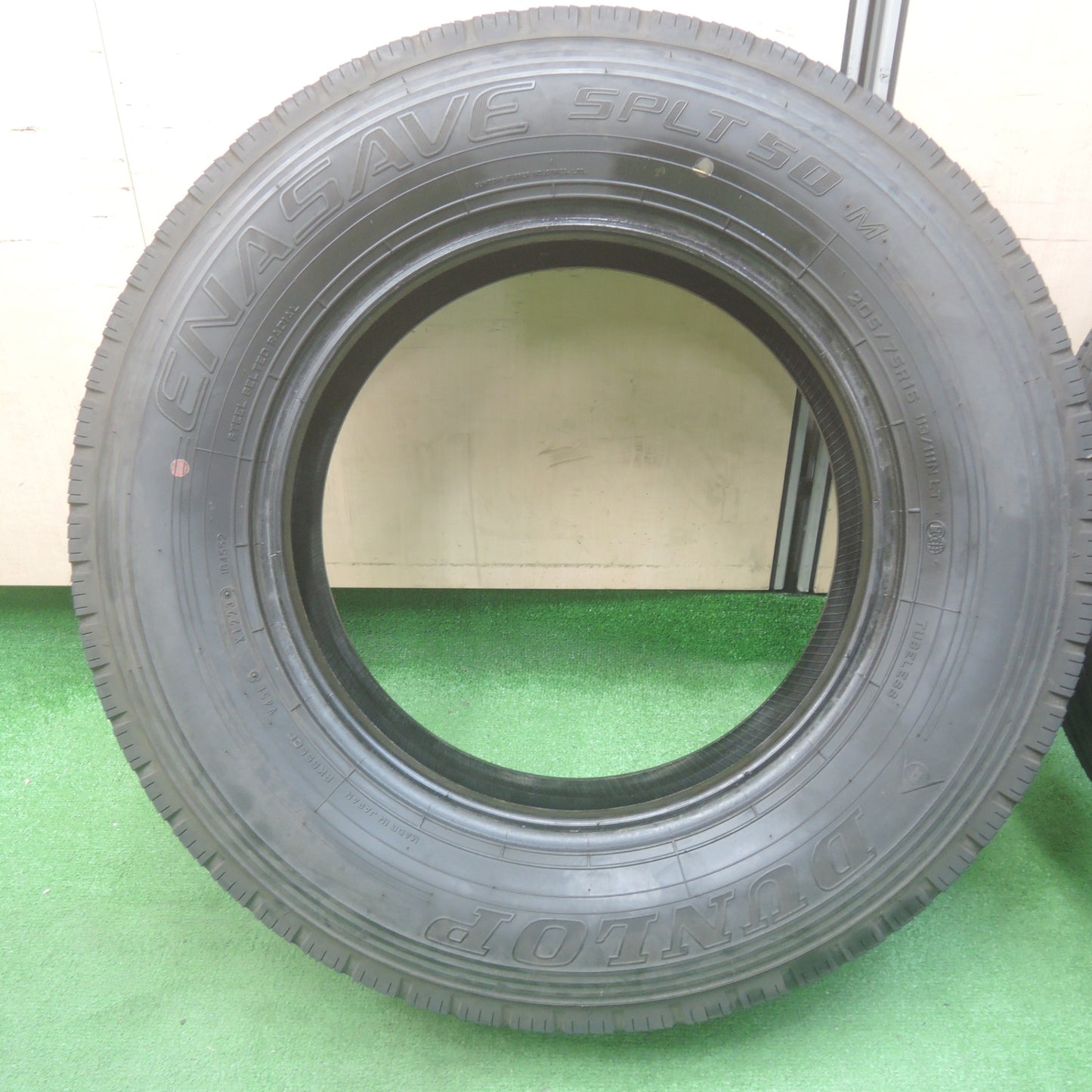 *送料無料* バリ溝！23年！9分★トラック タイヤ 205/75R16 113/111N ダンロップ エナセーブ SPLT50M 16インチ★4042411KMノタ