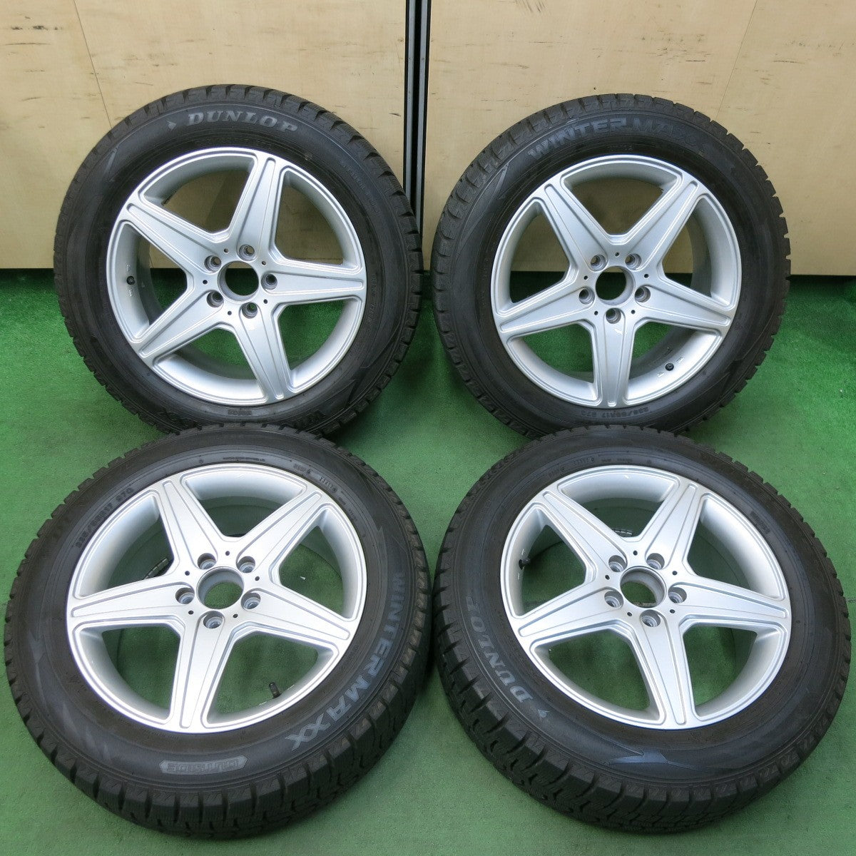 [送料無料] バリ溝！キレイ！9.5分★ベンツ 等 AGA TARGA 225/55R17 スタッドレス ダンロップ ウインターマックス WM02 17インチ PCD112/5H★4121108SYス