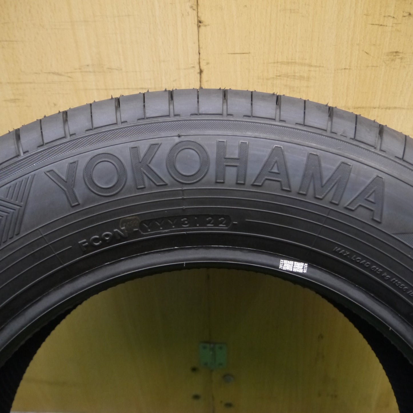 *送料無料* 未使用！22年★195/65R15 ヨコハマ TAXI TOURING 898 タイヤ 15インチ タクシーツーリング タクシー等★4032208Hノタ