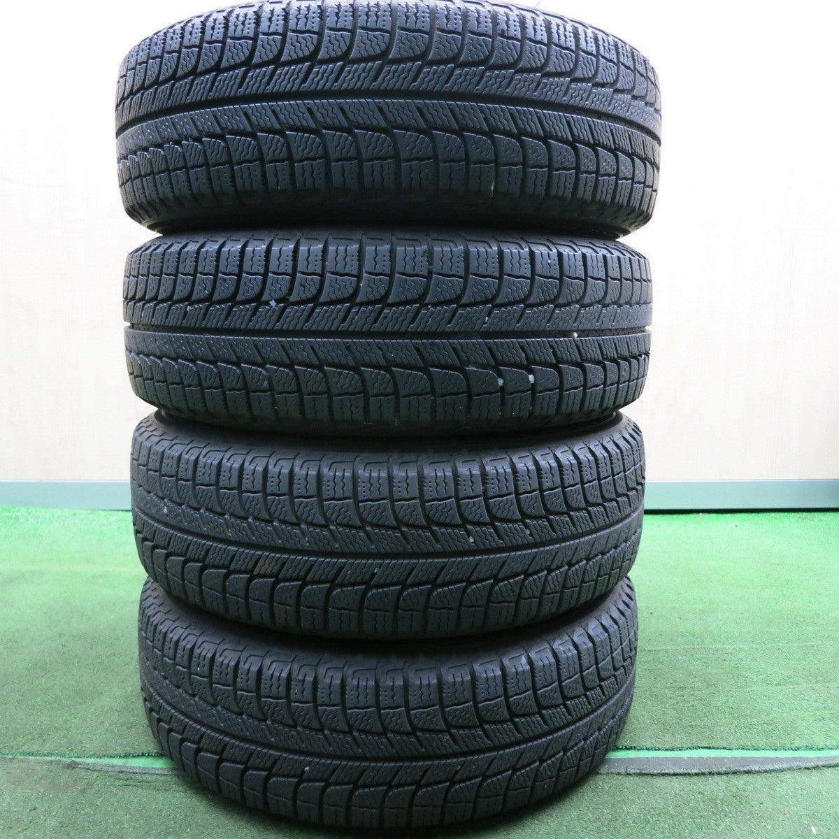 *送料無料* バリ溝！キレイ！8.5分★フィアット 500 純正 スチール 175/65R14 スタッドレス ミシュラン X-ICE XI3 14インチ PCD98/4H★4042106HAス