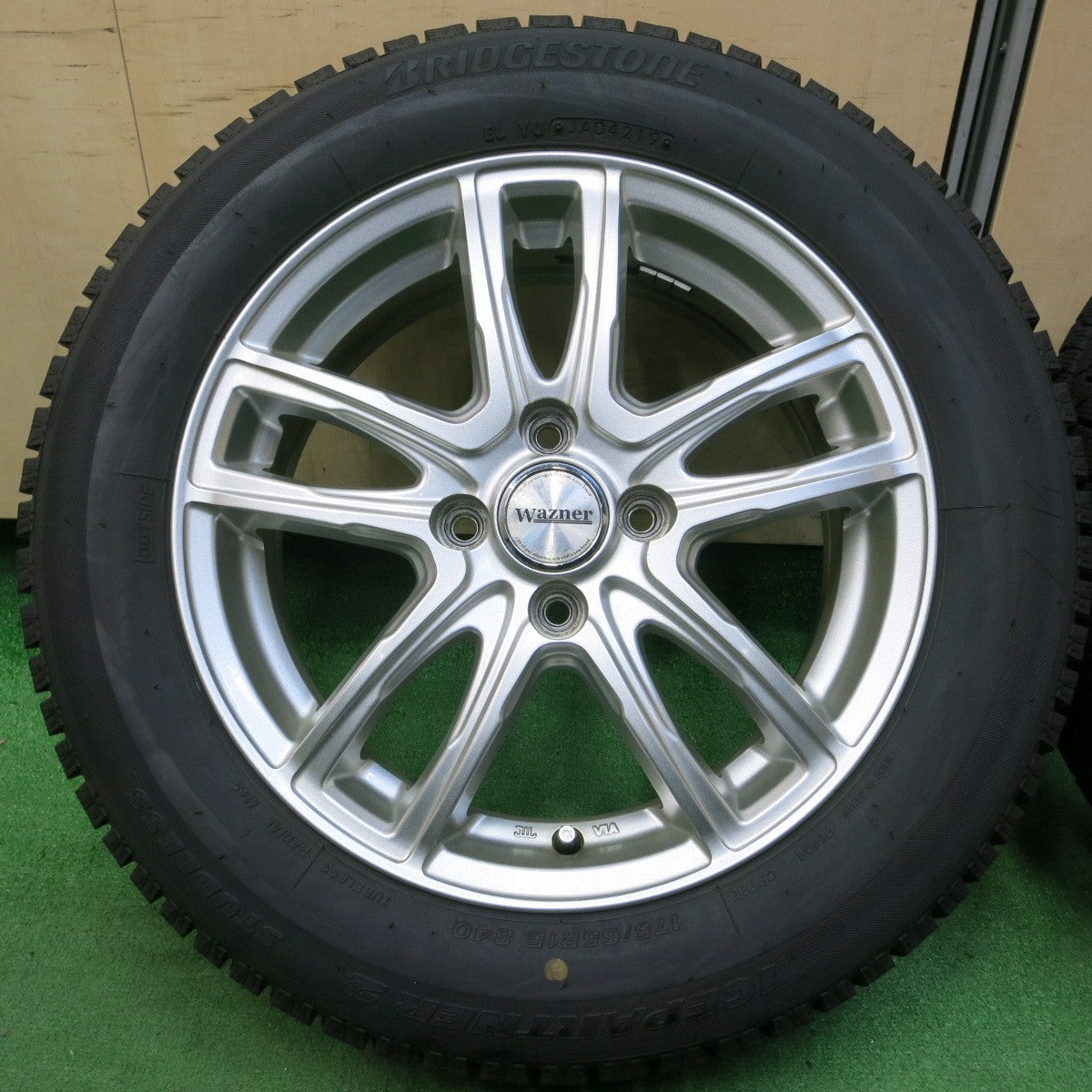 *送料無料* バリ溝！キレイ！9.5分★スタッドレス 175/65R15 ブリヂストン アイスパートナー2 Wazner ワズナー 15インチ  PCD100/4H★4043003イス