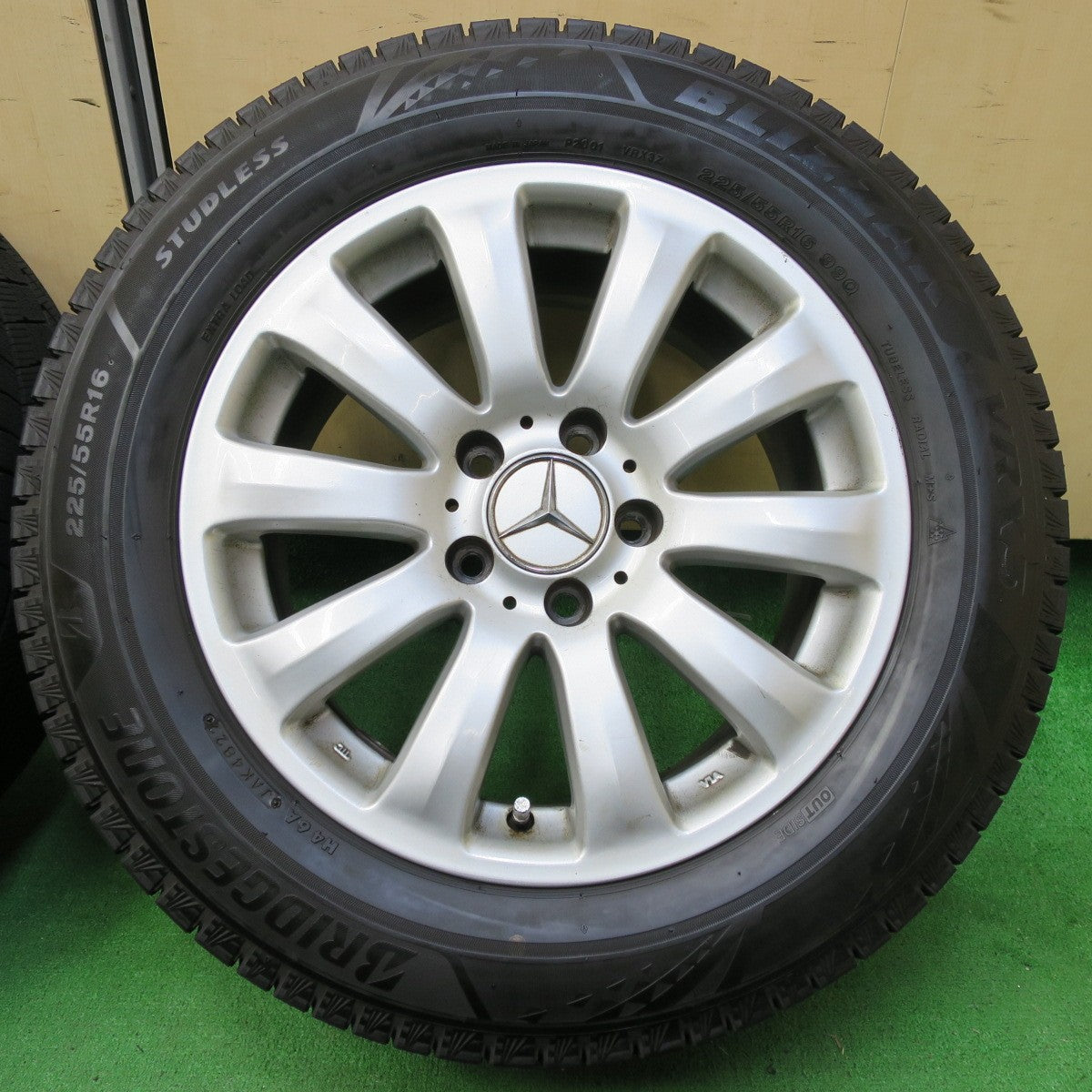 *送料無料* バリ溝！22年！9分★ベンツ 等 EuroForsh 225/55R16 スタッドレス ブリヂストン ブリザック VRX3 ユーロフォルシュ PCD112/5H★4070201イス