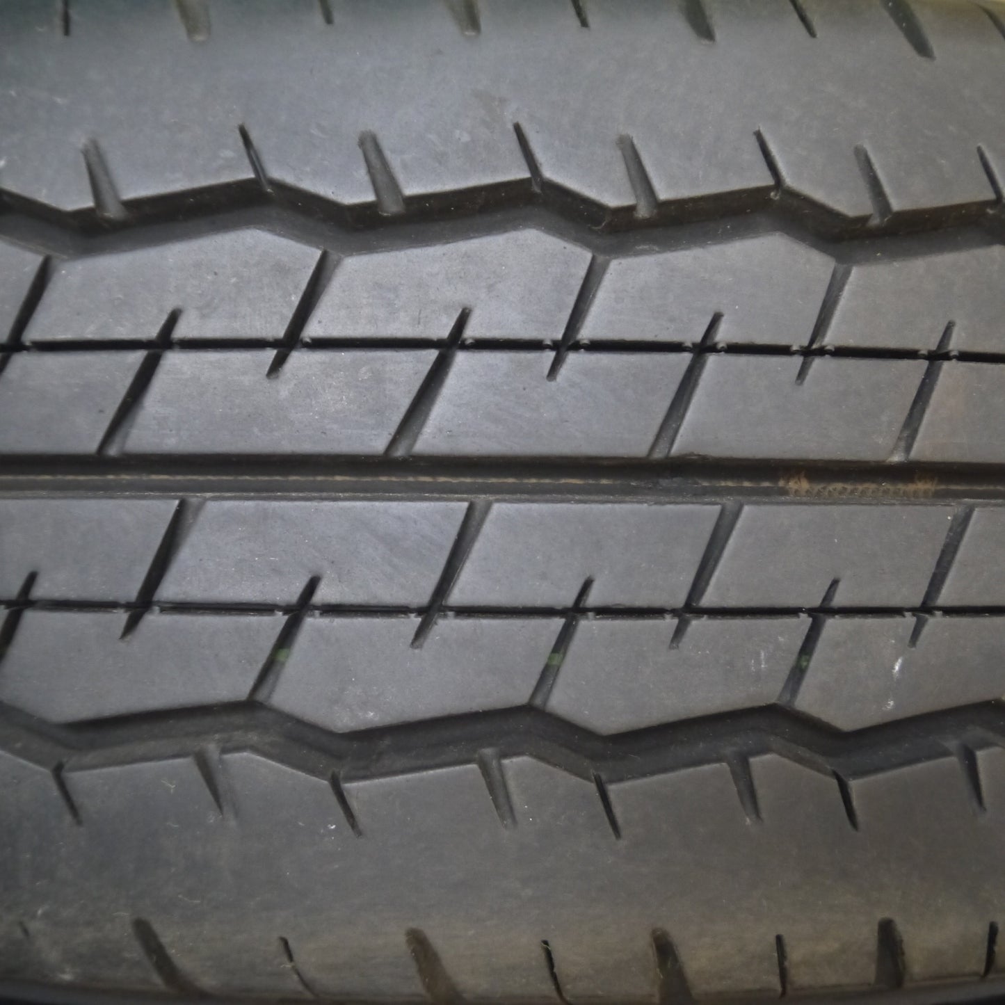 *送料無料* バリ溝！9.5分★ハイエース 等 195/80R15 107/105L ダンロップ SP175N スチール ホイール 15インチ PCD139.7/6H★4050107Hノ