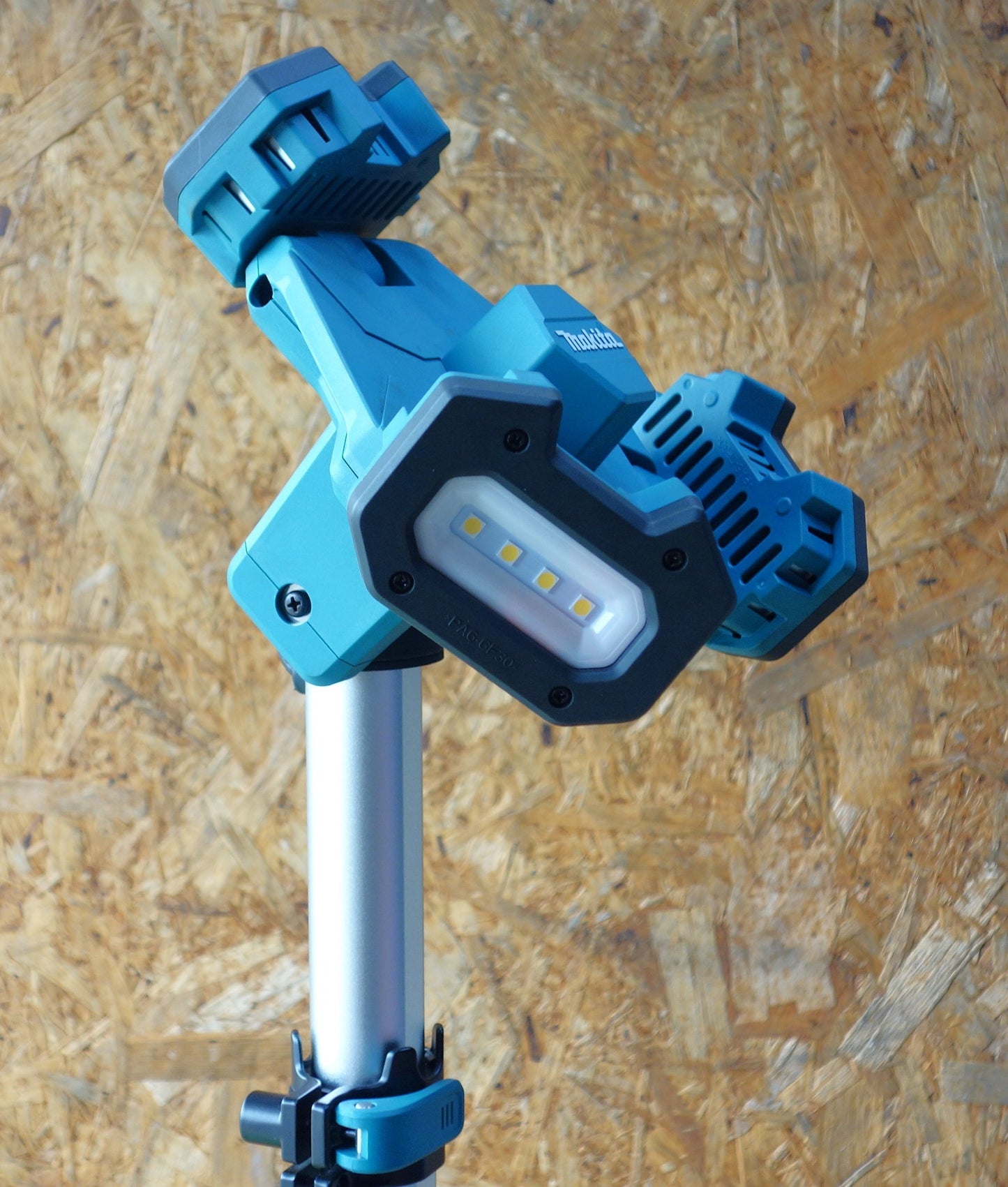 [送料無料] 美品◆makita マキタ 充電式タワーライト ML814 投光器 照明 専用ショルダーバッグ付 本体のみ◆