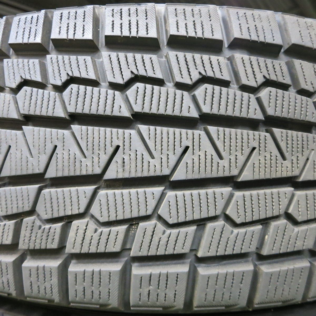 *送料無料* バリ溝！キレイ！9.5分★スタッドレス 225/65R17 ヨコハマ アイスガード G075 社外 アルミ 17インチ PCD114.3/5H★4053107イス