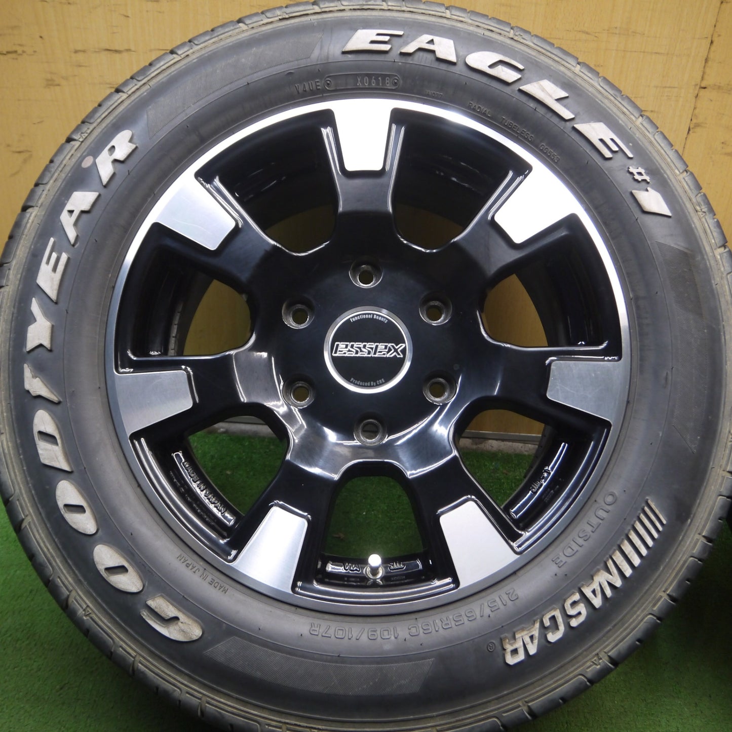 *送料無料* 4本価格★ハイエース等 essex ES-16 CRS 215/65R16C 109/107R グッドイヤー イーグル #1 ホワイトレター PCD139.7/6H★4070108Hノ