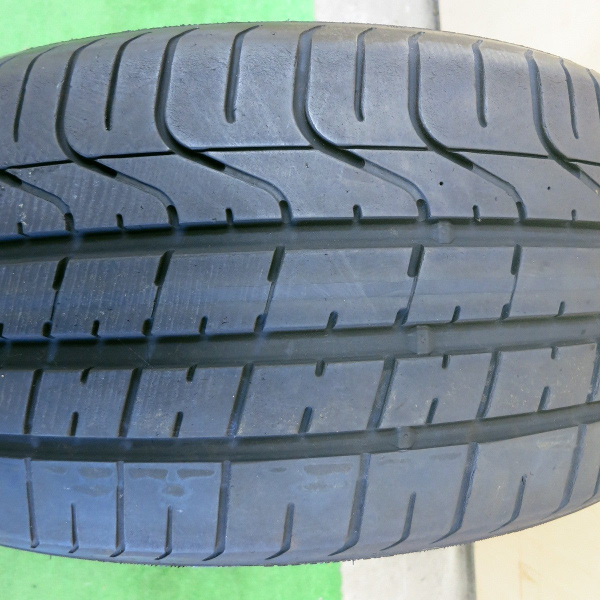 *送料無料* バリ溝！20年！9.5分★245/35R20 ピレリ PZERO Pゼロ 20インチ タイヤ ワーゲン ボルボ ポルシェ 等★4062902ナノタ