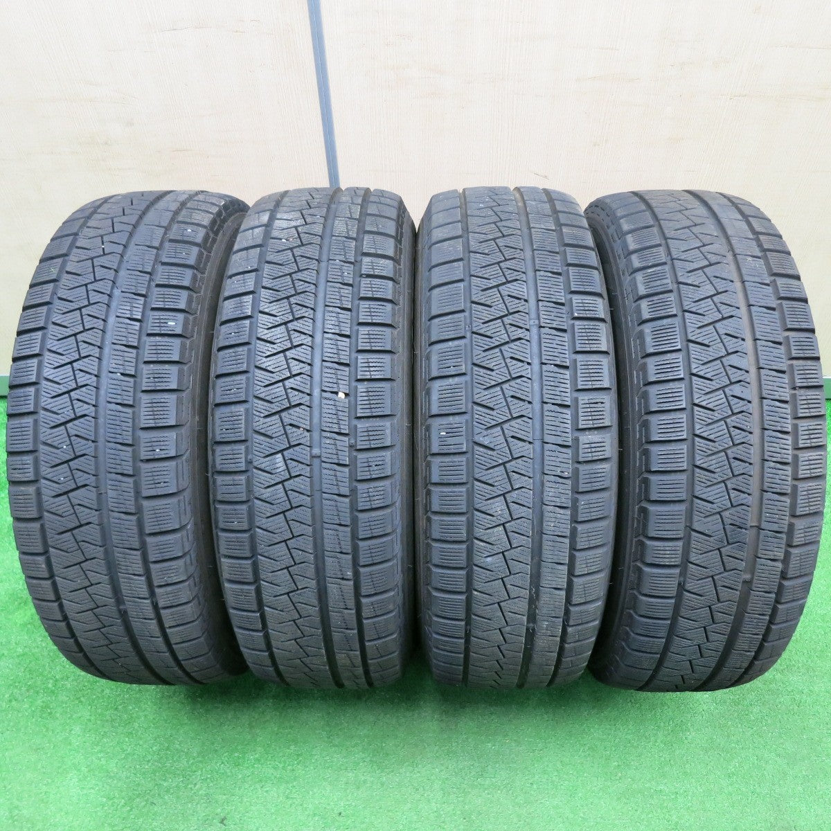 [送料無料] キレイ★スタッドレス 205/65R16 ピレリ アイスアシンメトリコ STRANGER ストレンジャー 16インチ PCD114.3/5H★4112703TNス