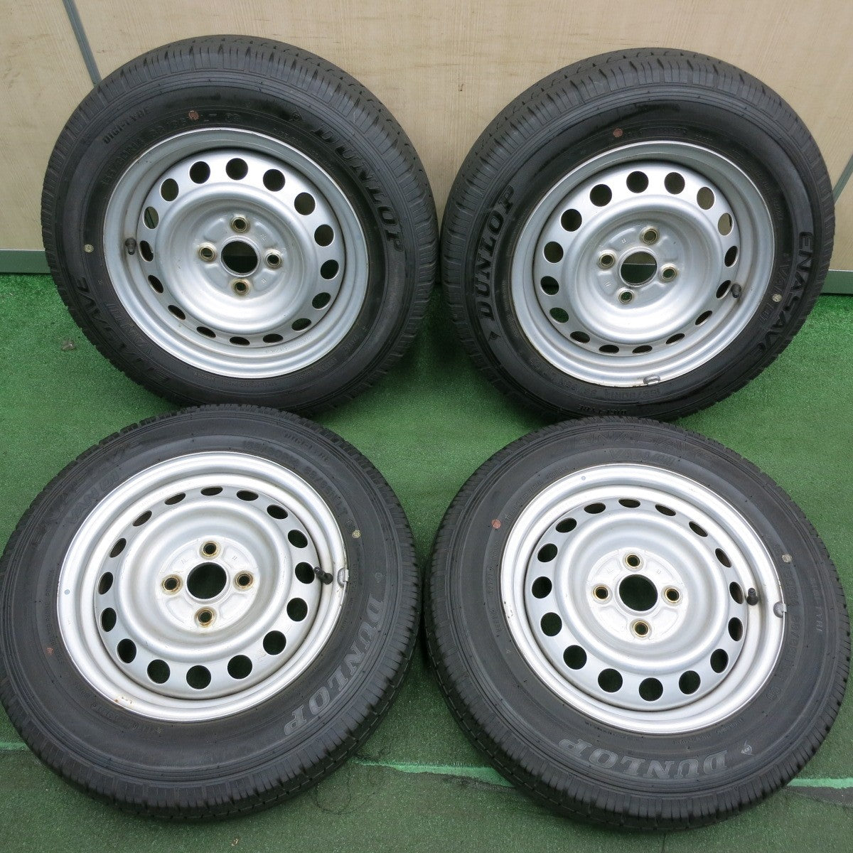 *送料無料* バリ溝！21年！9.5分以上★155/80R14 88/86N ダンロップ エナセーブ VAN01 スチール ホイール 14インチ PCD100/4H★4042107HAノ