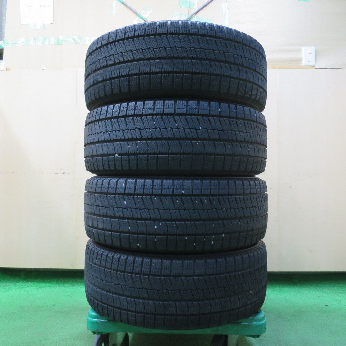 *送料無料* バリ溝！23年！ほぼ10分★スタッドレス 215/55R17 ブリヂストン ブリザック VRX2 MANARAY SPORT マナレイ スポーツ PCD114.3/5H★4082906イス