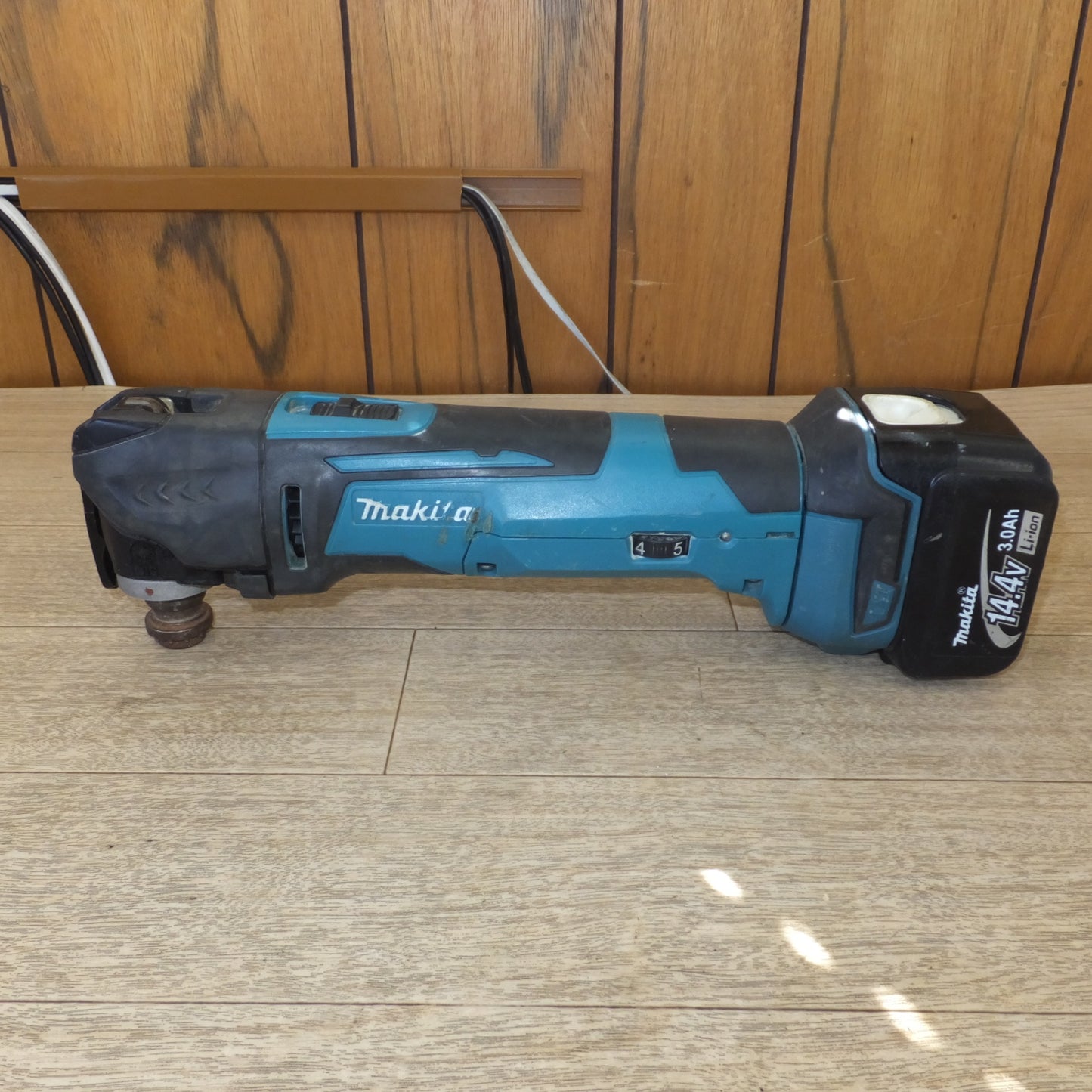 [送料無料] ★マキタ makita 充電式マルチツール TM41D　 バッテリ BL1430　充電器 DC18RC T　ほか 各種 付属品 セット★