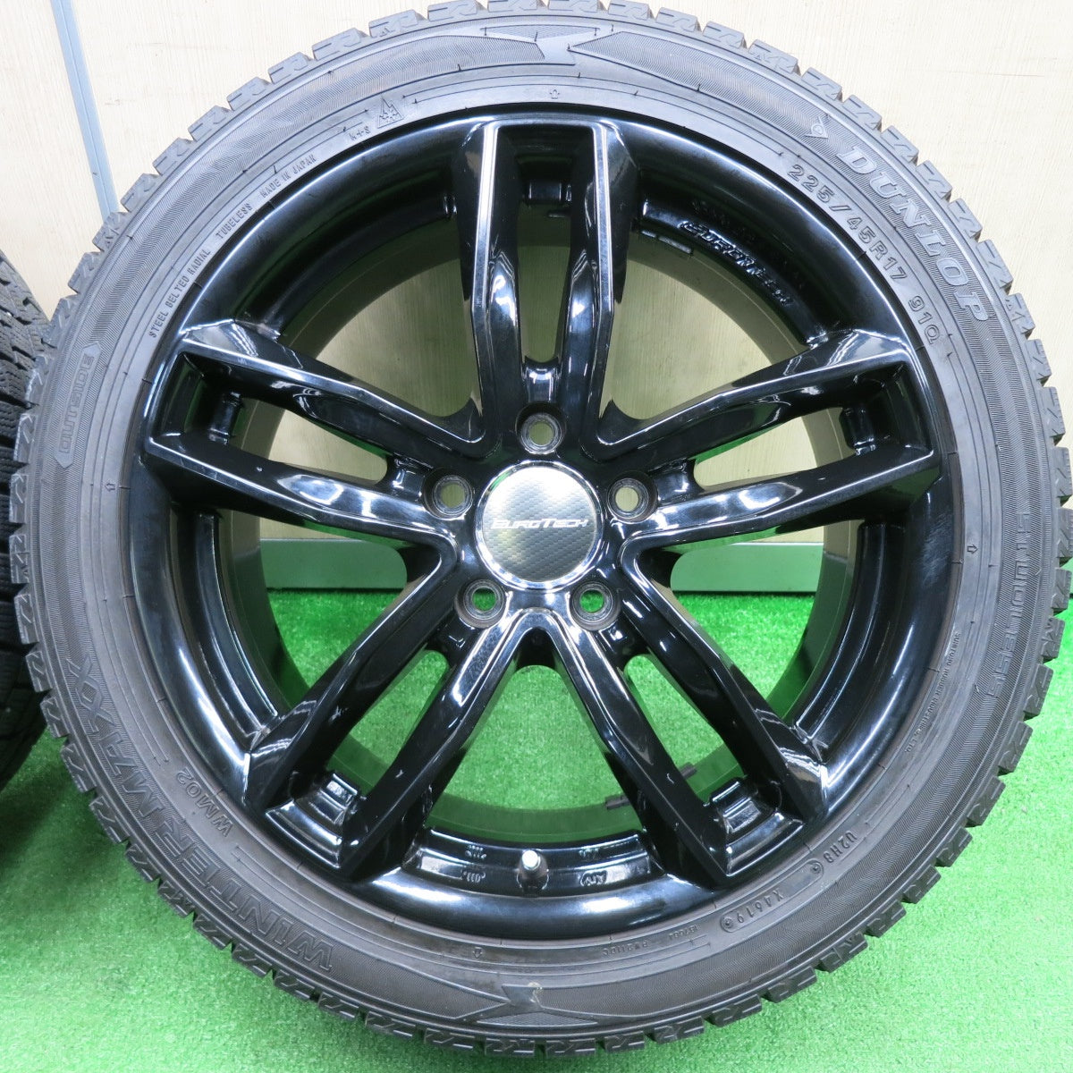 [送料無料] バリ溝！キレイ！9.5分★ベンツ 等 EUROTECH 225/45R17 スタッドレス ダンロップ ウインターマックス WM02 ユーロテック 17インチ PCD112/5H★4122010TNス