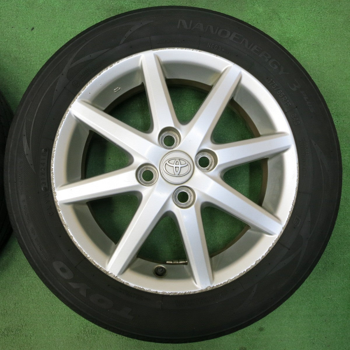 *送料無料* 4本価格★トヨタ アクア 純正 175/65R15 トーヨー ナノエナジー3 プラス 15インチ PCD100/4H★4050611イノ