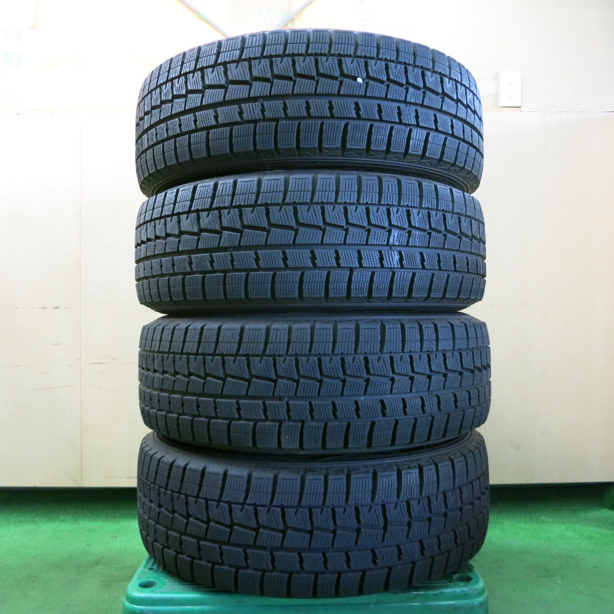 *送料無料* 超バリ溝！ほぼ10分★スタッドレス 215/60R17 ダンロップ ウインターマックス WM01 EuroSpeed MANARAY SPORT PCD114.3/5H★4061102ナス