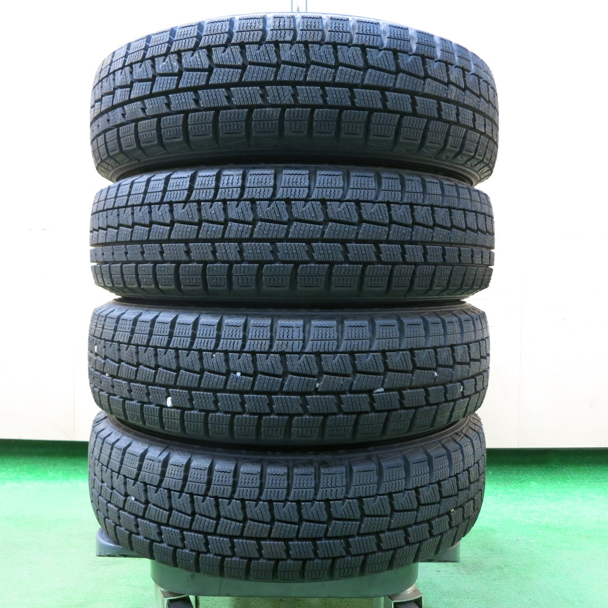 *送料無料* 超バリ溝！キレイ！ほぼ10分★スタッドレス 155/65R14 ダンロップ ウインターマックス WM01 社外 アルミ 14インチ PCD100/4H★4050309イス