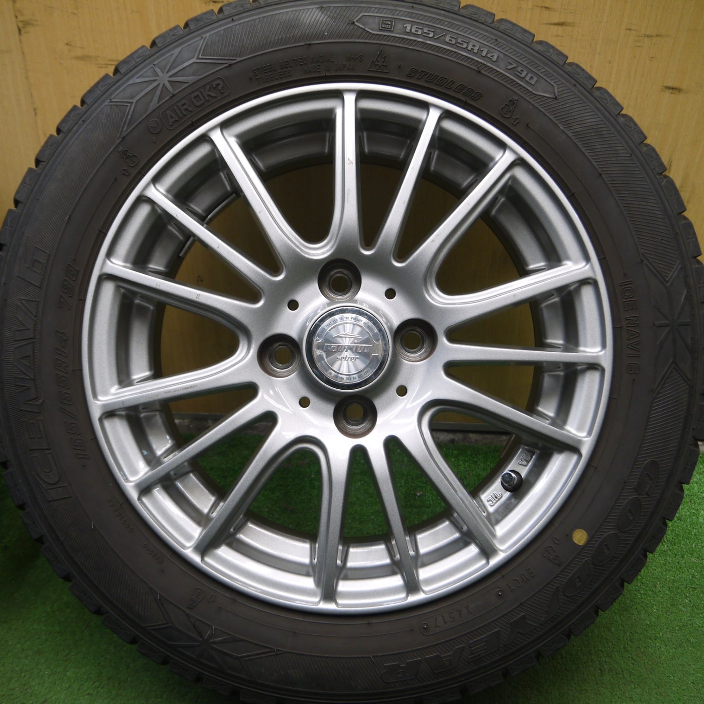 *送料無料* バリ溝！キレイ！8.5分★スタッドレス 165/65R14 グッドイヤー アイスナビ6 ravrion selzer ラブリオン 14インチ PCD100/4H★4051508Hス