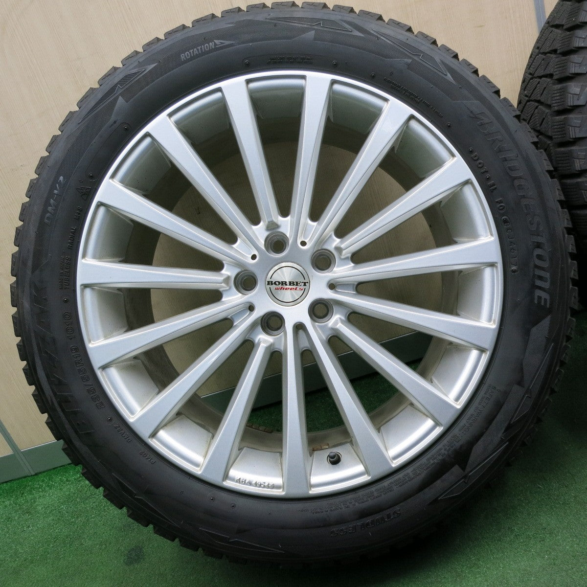 *送料無料* バリ溝！8.5分★ボルボ 等 BORBET 235/55R19 スタッドレス ブリヂストン ブリザック DM-V2 ボルベット PCD108/5H★4032403NJス