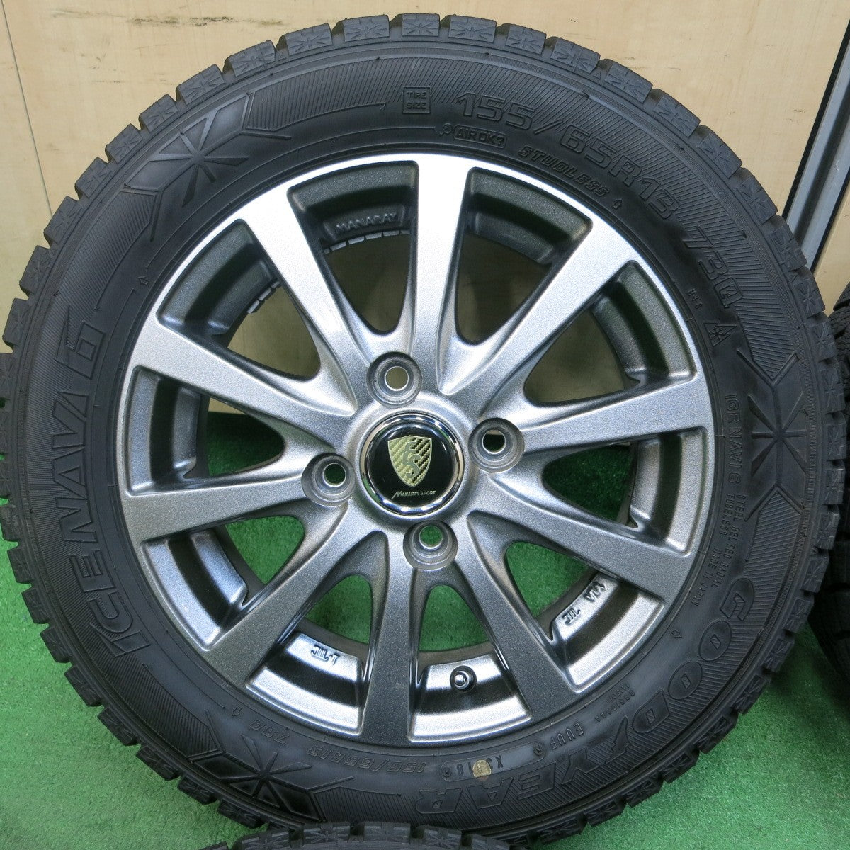 [送料無料] 超バリ溝！キレイ！9.5分以上★スタッドレス 155/65R13 グッドイヤー アイスナビ6 MANARAY SPORT マナレイ 13インチ PCD100/4H★4102507SYス