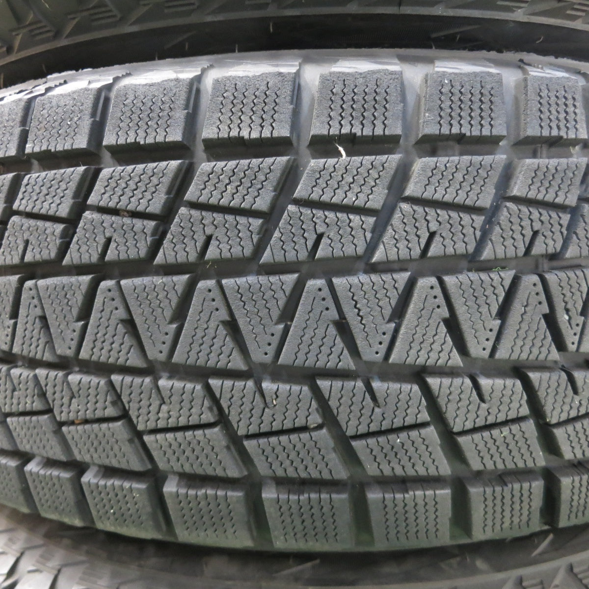 *送料無料* バリ溝！キレイ！9.5分★スタッドレス KEELER 265/65R17 ブリヂストン ブリザック DM-V1 キーラー 17インチ PCD139.7/6H★4061406ナス