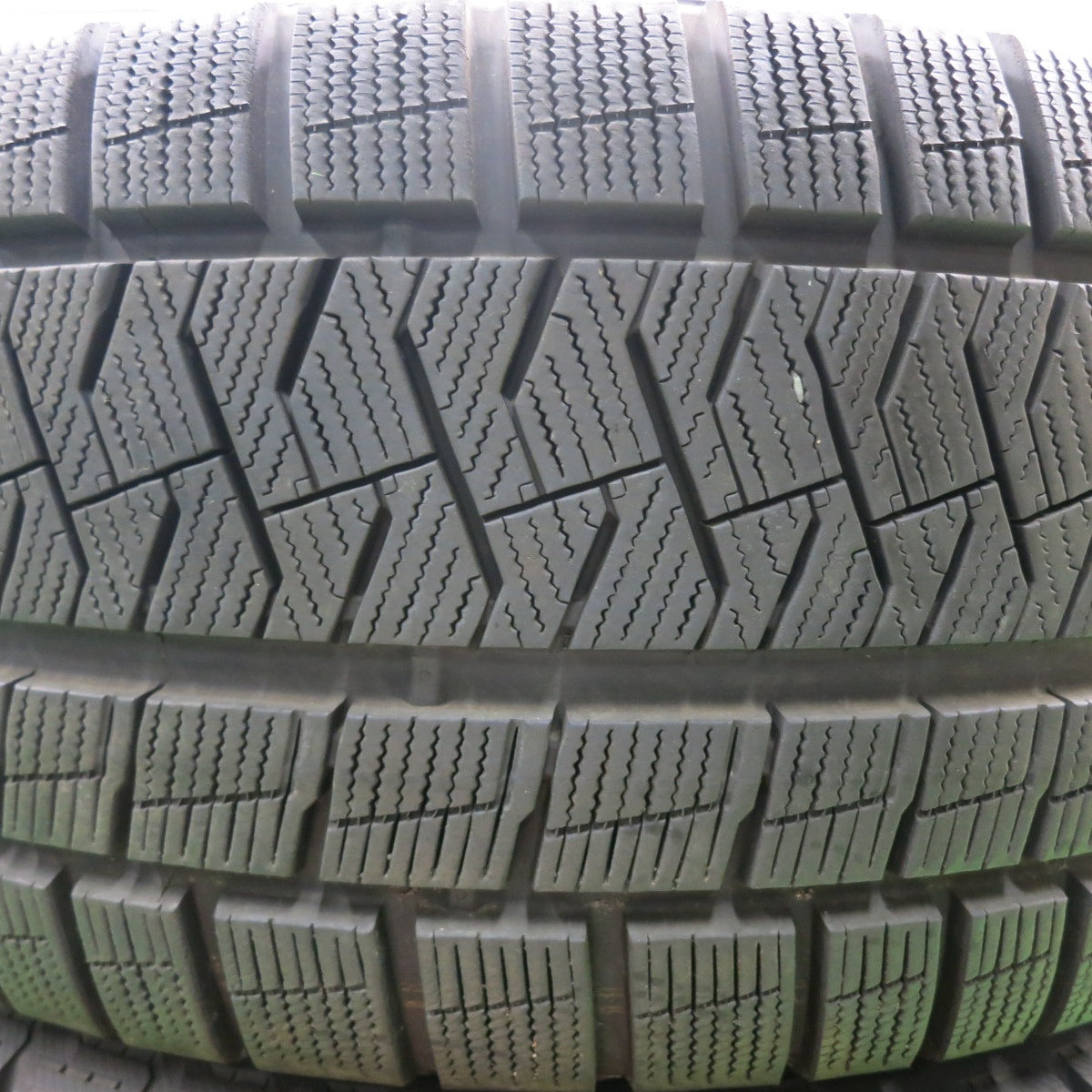 *送料無料* バリ溝！9.5分★ベンツ等 EUROTECH Lehrmeister TW15 255/40R18 スタッドレス ピレリ アイスアシンメトリコ レアマイスター PCD112/5H★4072503HAス