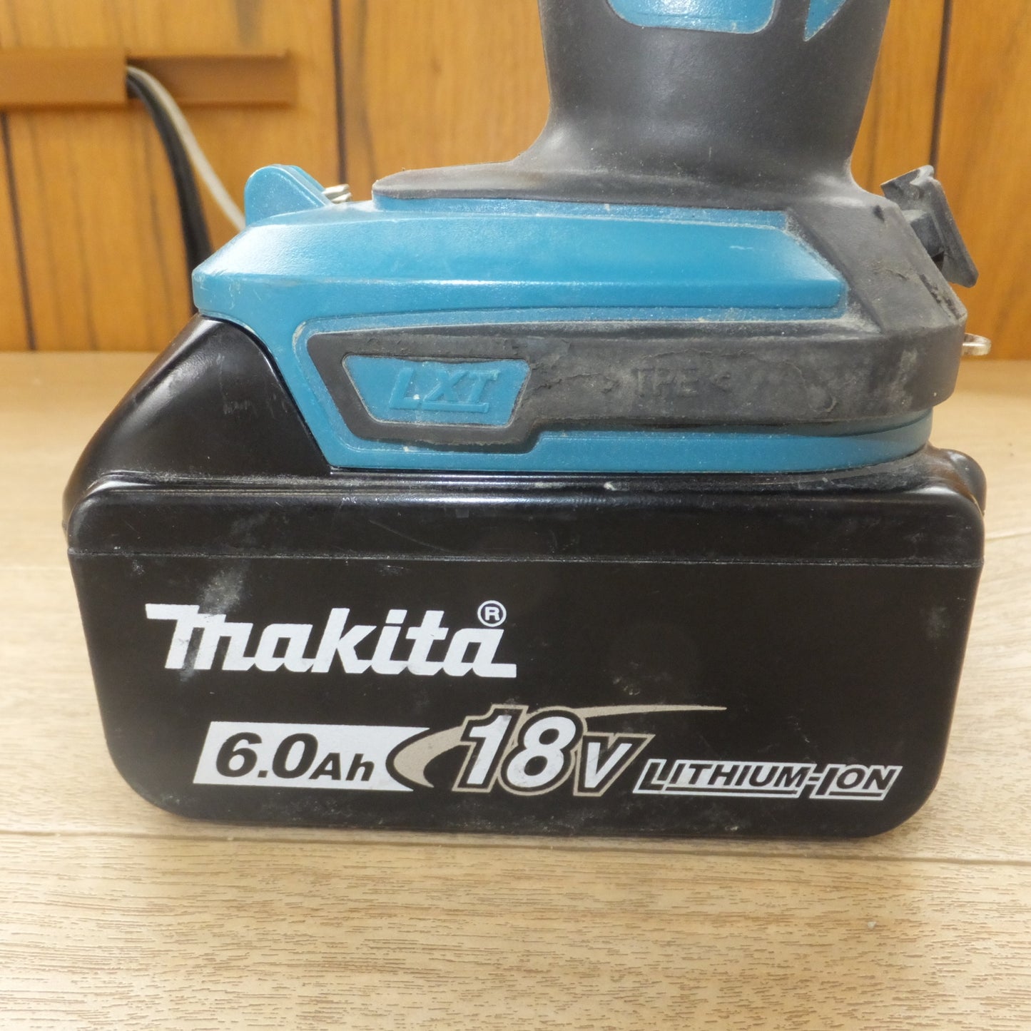 [送料無料] ★マキタ makita 充電式LEDワークライト ML807　バッテリ BL1860B　セット★