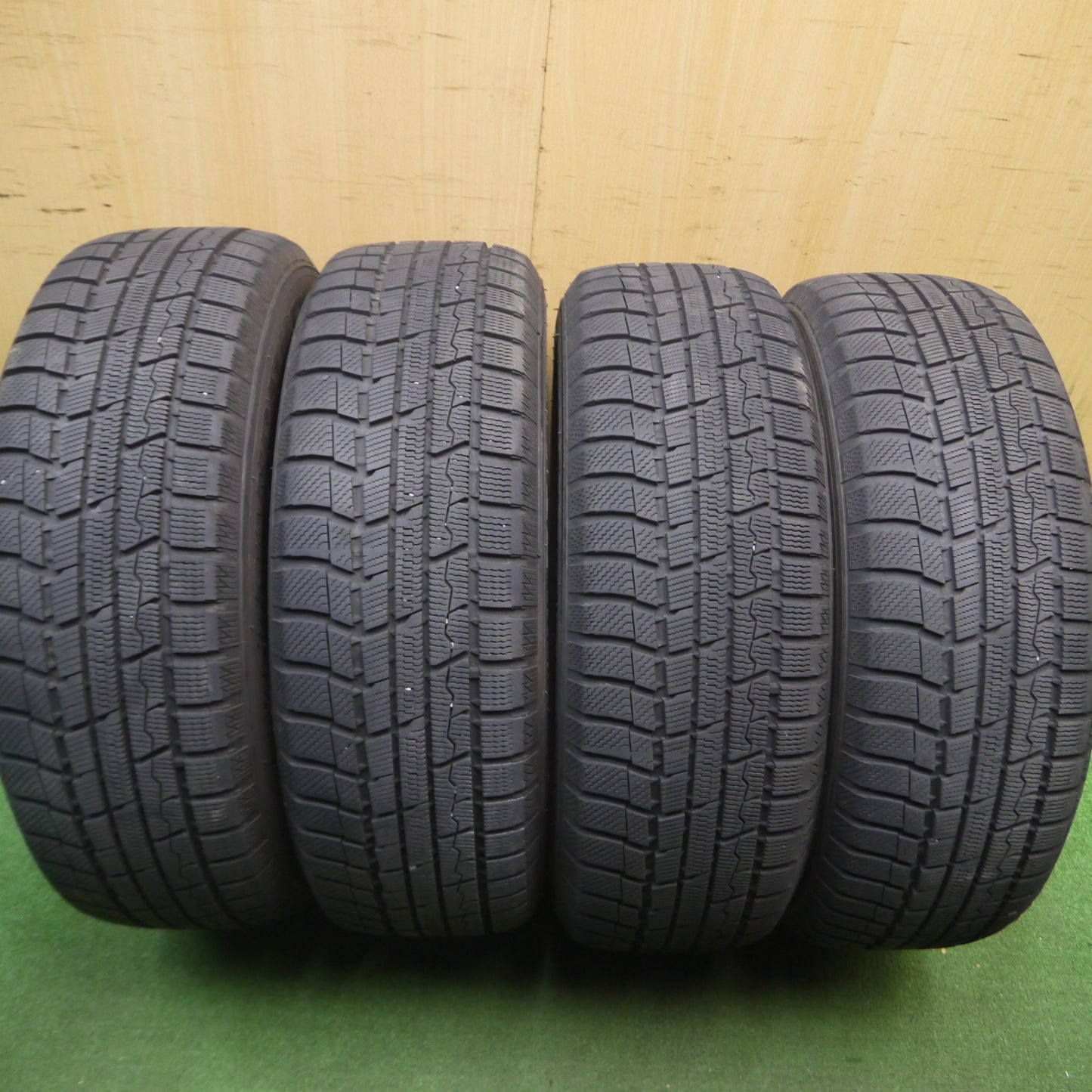 [送料無料] バリ溝！キレイ！9分★スタッドレス 195/65R15 トーヨー ウインター トランパス TX VELVA SPORTZ ヴェルヴァ 15インチ PCD114.3/5H★5012702Hス