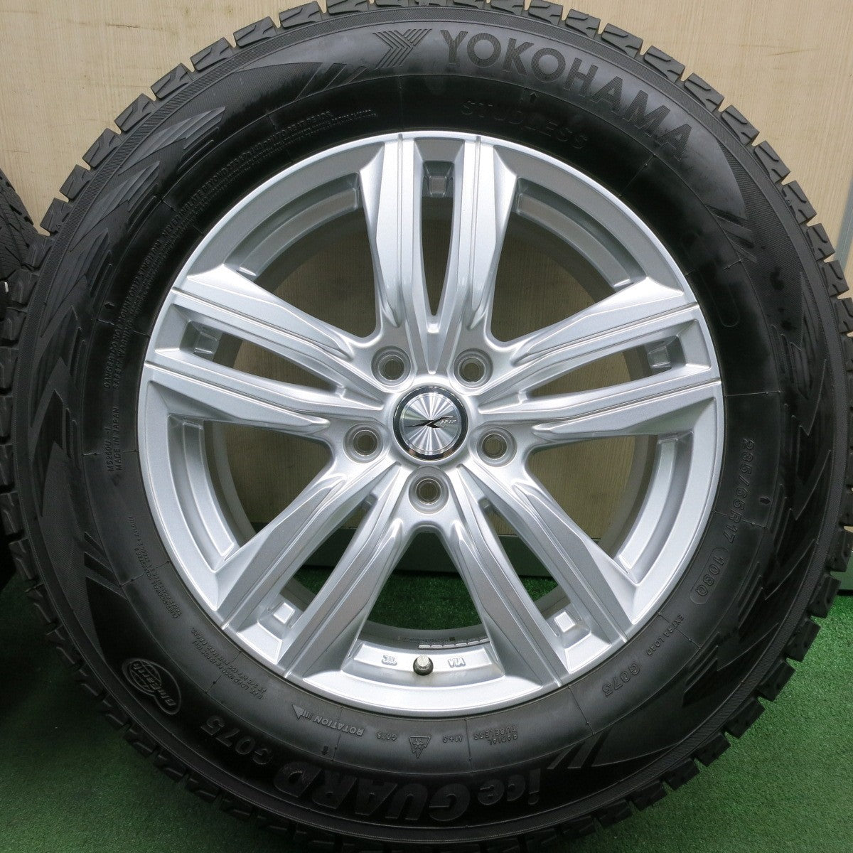 *送料無料* バリ溝！21年！キレイ！ほぼ10分★スタッドレス 235/65R17 ヨコハマ アイスガード G075 JOKER ジョーカー 17インチ PCD114.3/5H★4052601HAス