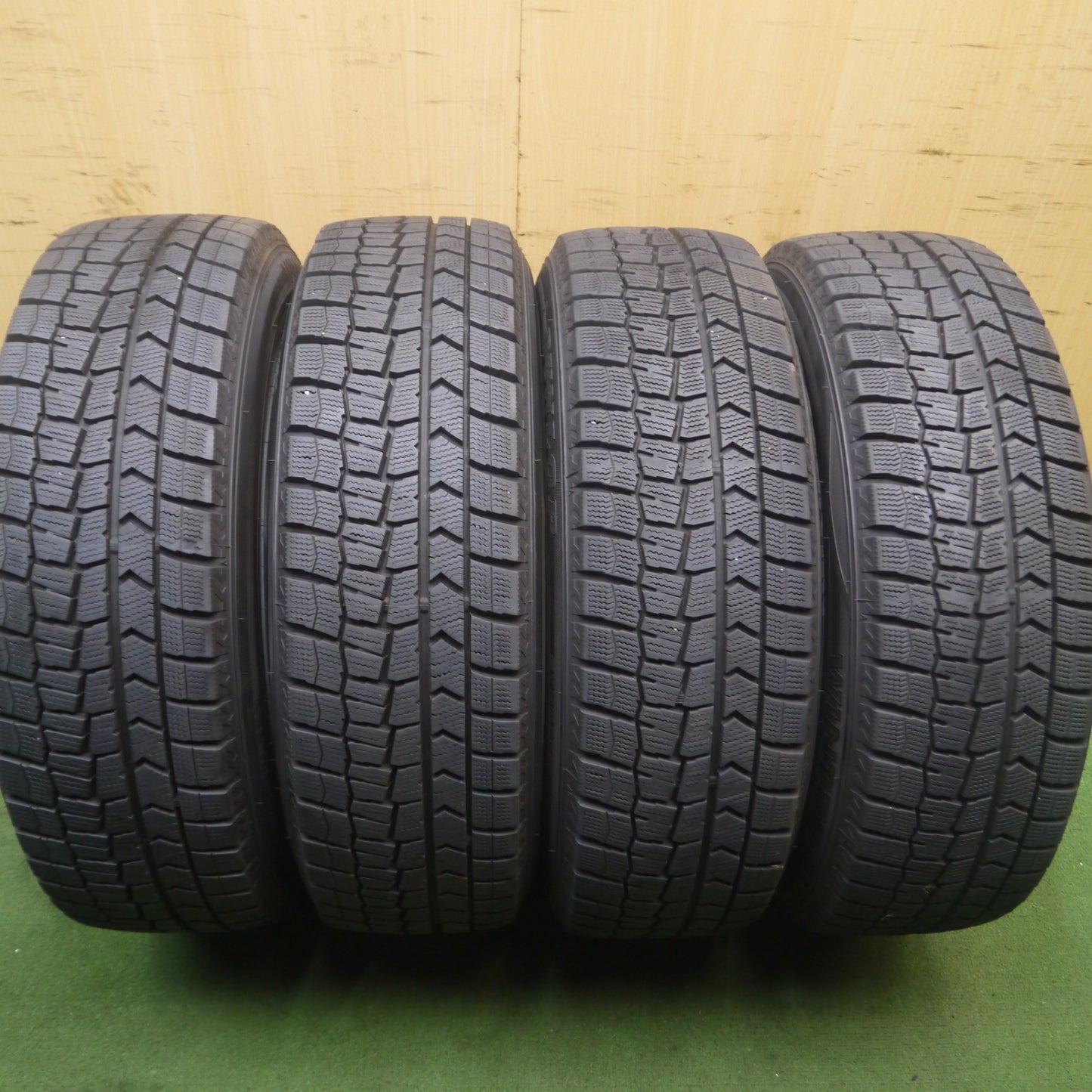 *送料無料* バリ溝！23年！キレイ！9.5分★スタッドレス 195/60R17 ダンロップ ウインターマックス WM02 DUFACT デュファクト 17インチ PCD114.3/5H★4052806Hス