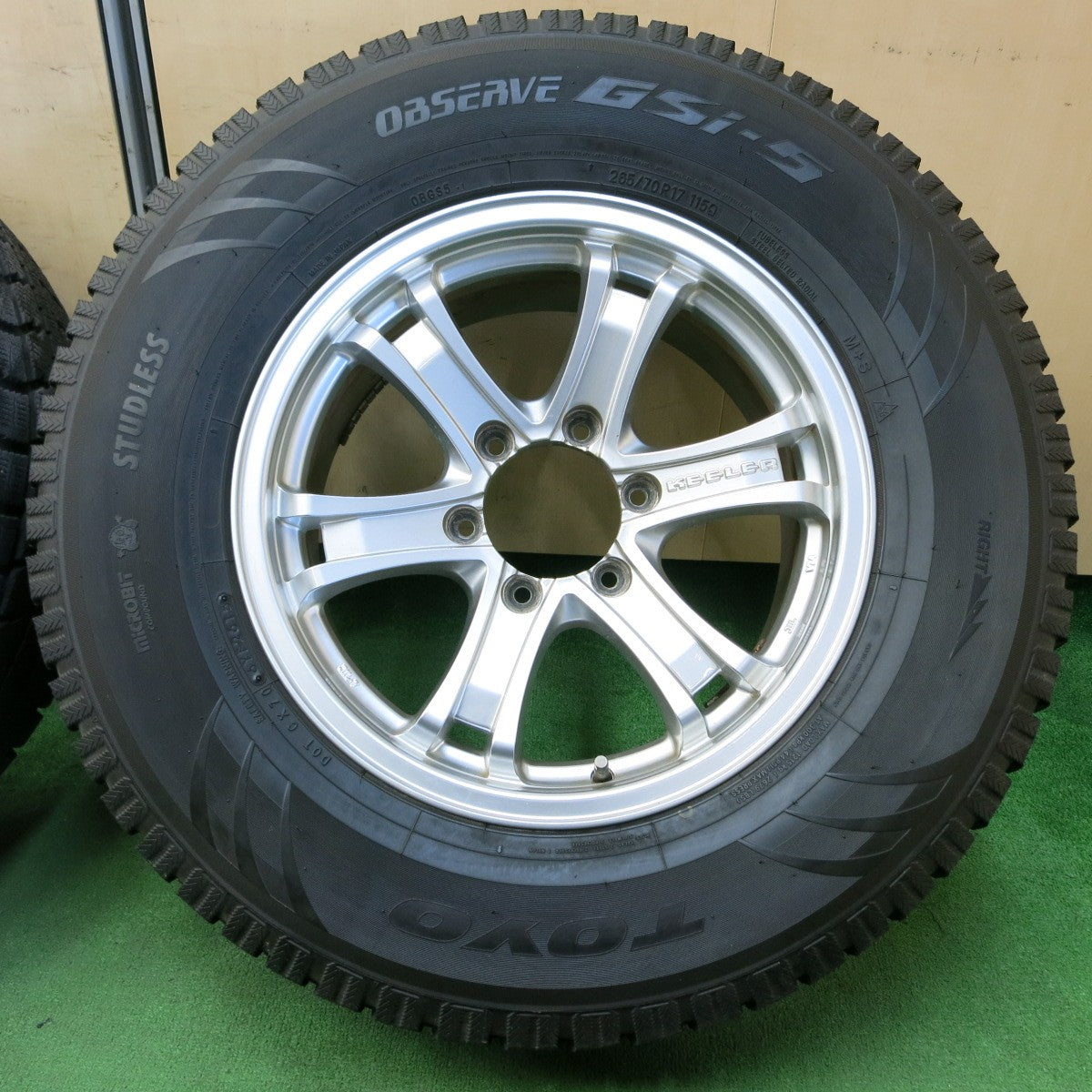 *送料無料* バリ溝！8.5分★KEELER スタッドレス 265/70R17 トーヨー オブザーブ GSi-5 キーラー 17インチ PCD139.7/6H★4050301イス