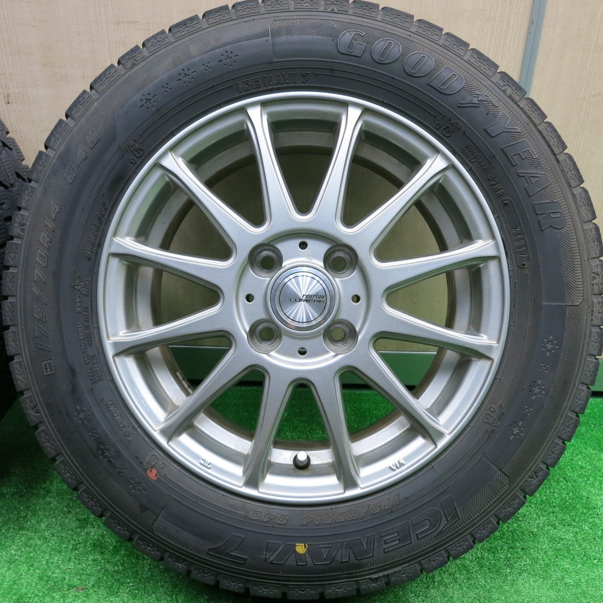 [送料無料] バリ溝！8.5分★スタッドレス 175/70R14 グッドイヤー アイスナビ7 ravrion LUMIERE ラブリオン 14インチ PCD100/4H★4091405HAス