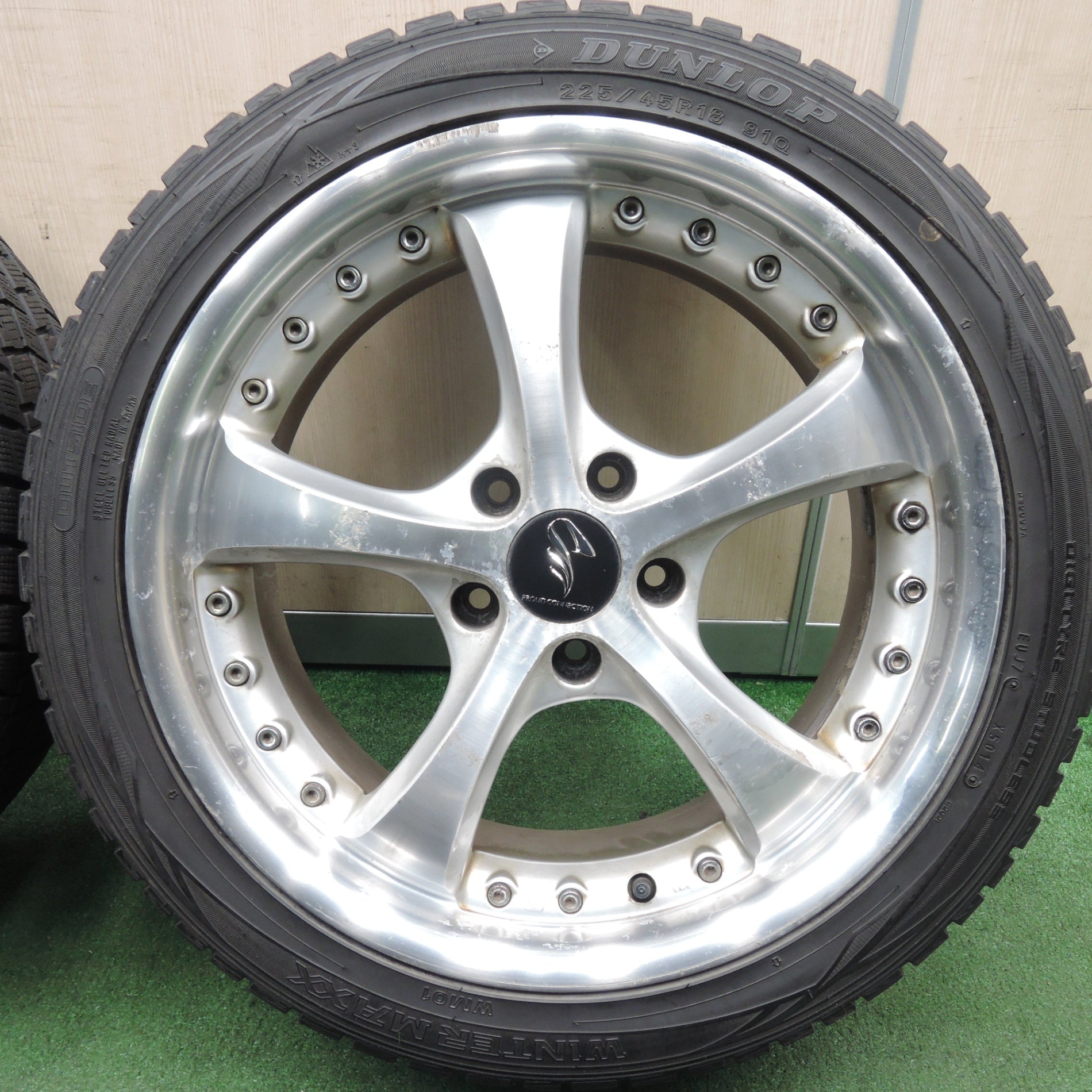 DUNLOP WINTER MAXX WM01 22545R18 18インチ スタッドレス 4本 粘っこい クラウンアスリート プリウスα  オデッセイ等 MTD263 クレジットカード QRコード決済可能 売買されたオークション情報 落札价格 【au  payマーケット】の商品情報をアーカイブ公開