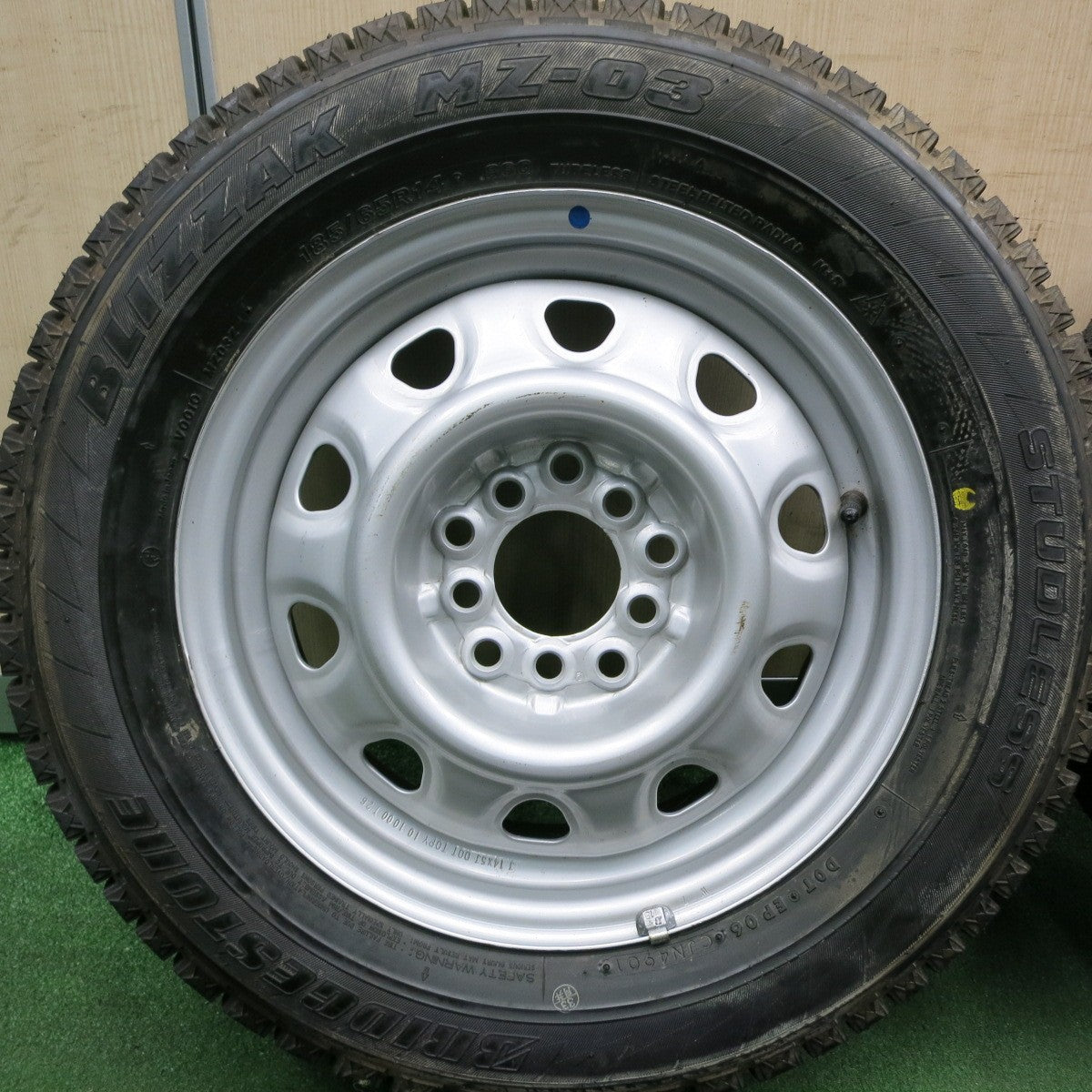 *送料無料* 未使用★スタッドレス 185/65R14 ブリヂストン ブリザック MZ-03 スチール 14インチ PCD100 114.3/5H マルチ★4043005HAス