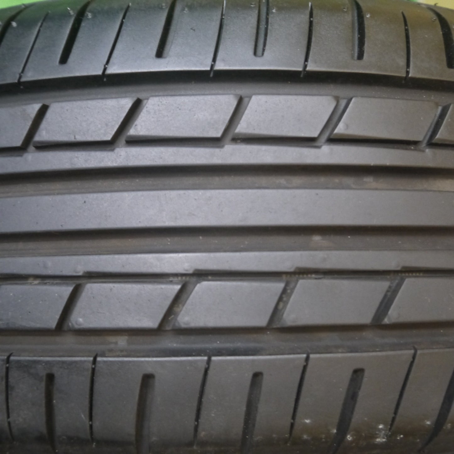 [送料無料] バリ溝！21年！ほぼ10分★185/60R15 ヨコハマ エコス ES31 タイヤ 15インチ フィット シャトル スイフト 等★4102201Hノタ