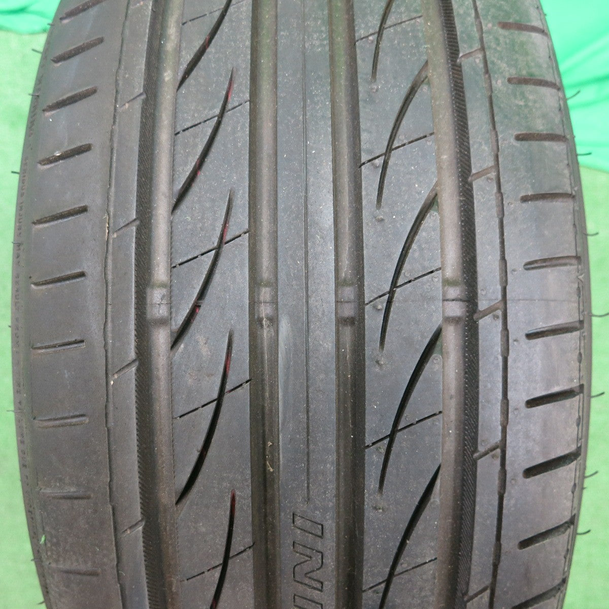 *送料無料* 超バリ溝！23年！9.5分以上★205/35R19 ルッチーニ BUONO SPORT タイヤ 19インチ ノア ヴォクシー プリウス 等★4051011ナノタ