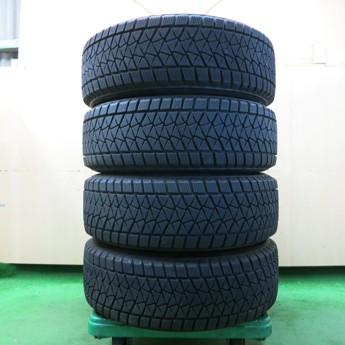 *送料無料* バリ溝！キレイ！9分★スタッドレス 225/65R17 ブリヂストン ブリザック DM-V2 Finalmind A-TECH PCD114.3/5H★4050304イス