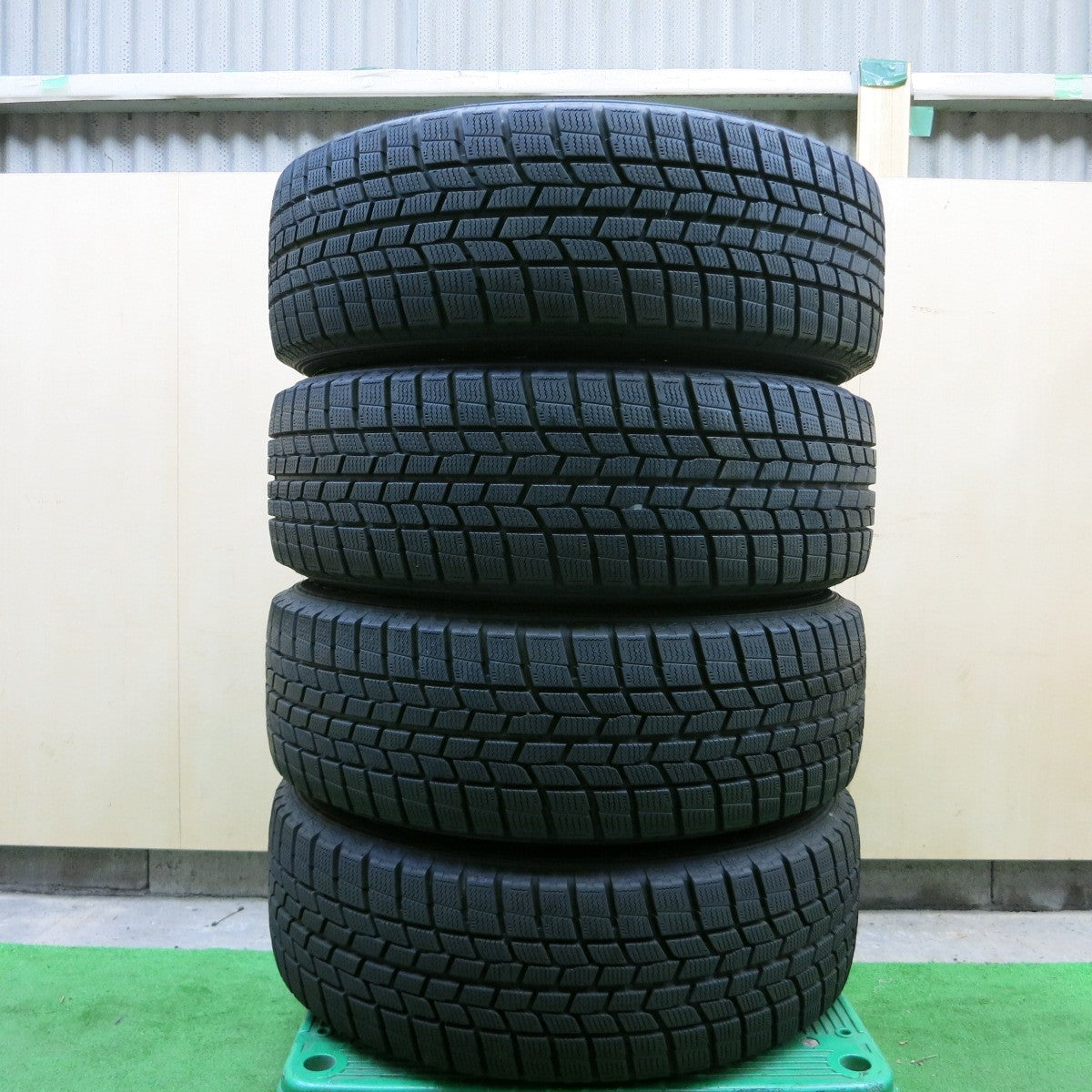 *送料無料* バリ溝！9.5分以上★スタッドレス 215/60R17 グッドイヤー アイスナビ6 ravrion RS01 ラブリオン 17インチ PCD114.3/5H★4061804ナス