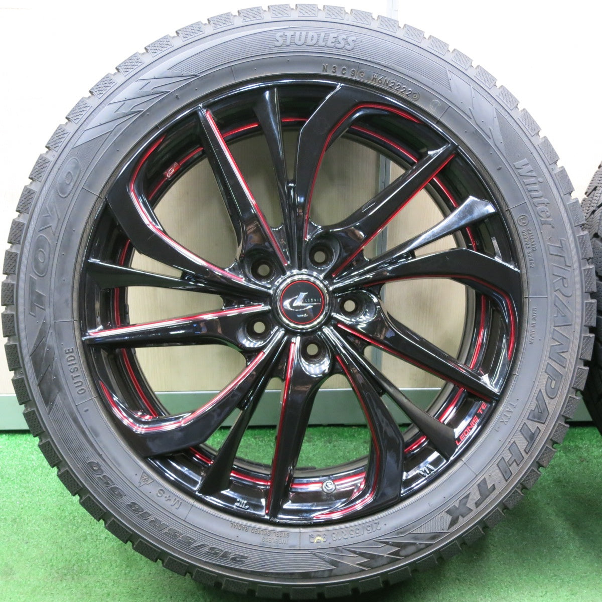 *送料無料* バリ溝！22年！キレイ！9.5分以上★LEONIS TE スタッドレス 215/55R18 トーヨー ウインター トランパス TX レオニス 18インチ PCD114.3/5H★4050901NJス